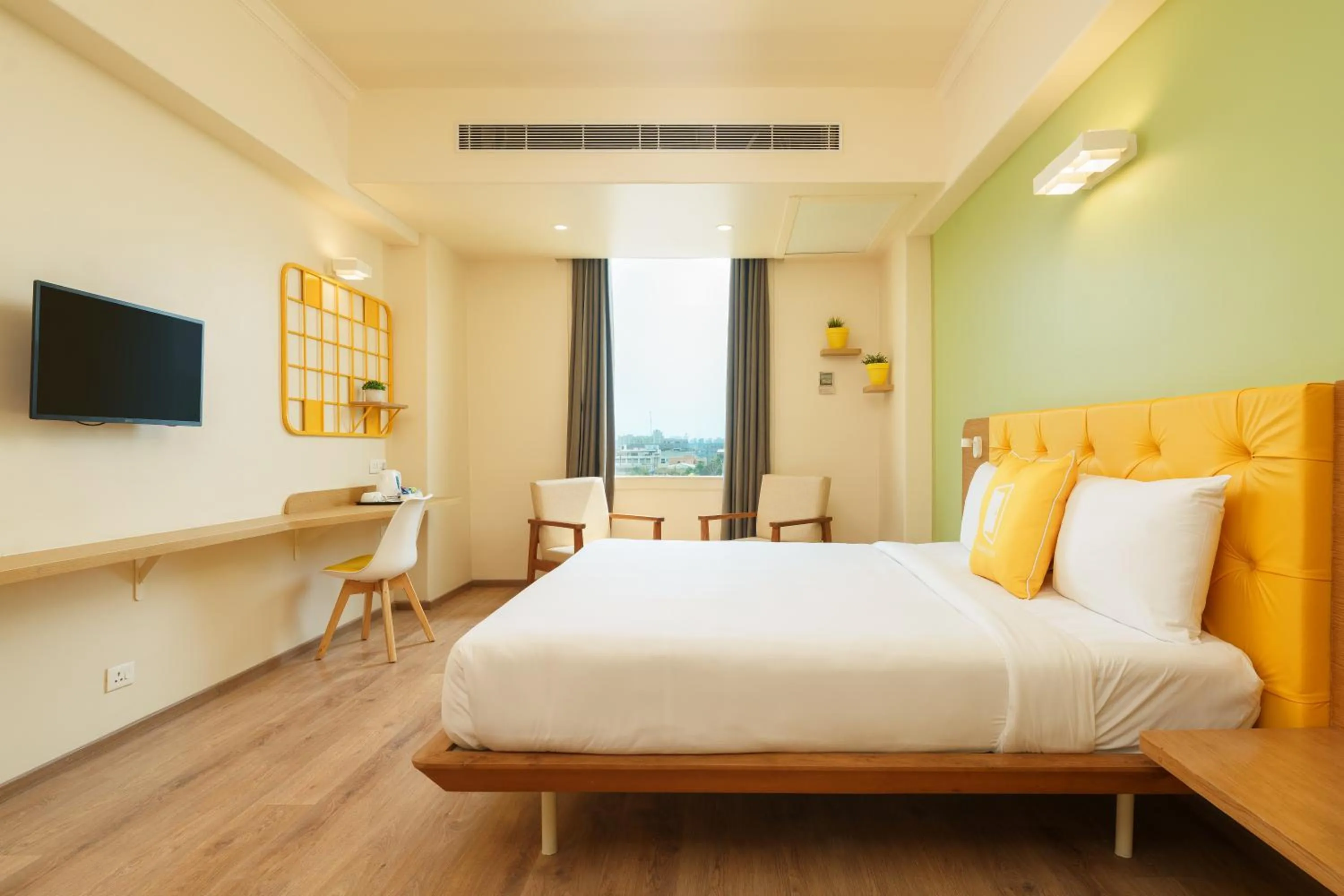 Bedroom, Bed in Bloom Hotel - Sector 62