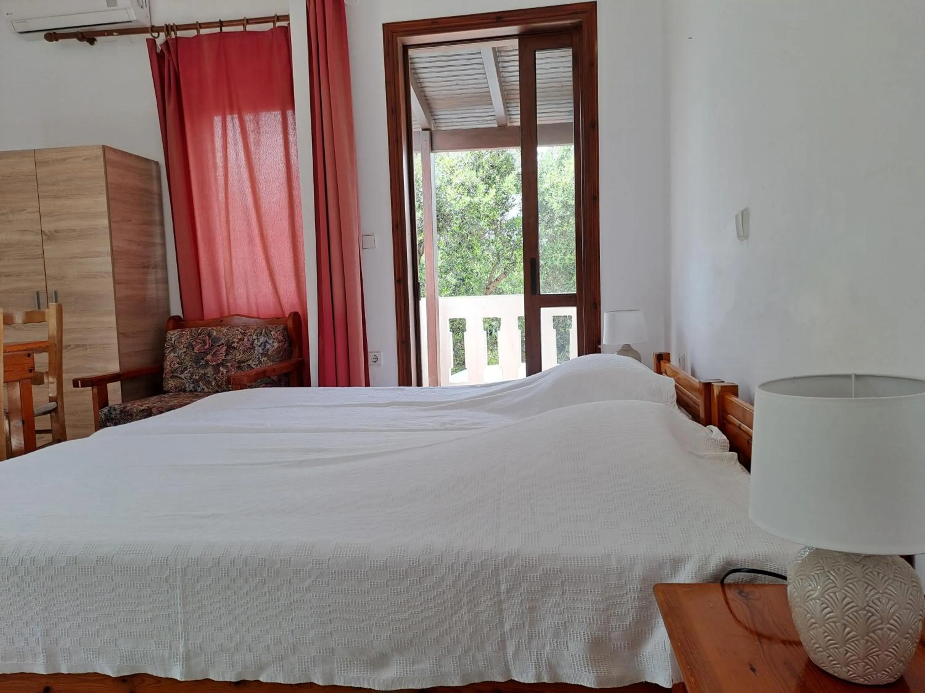 Bed in Livadia Studios