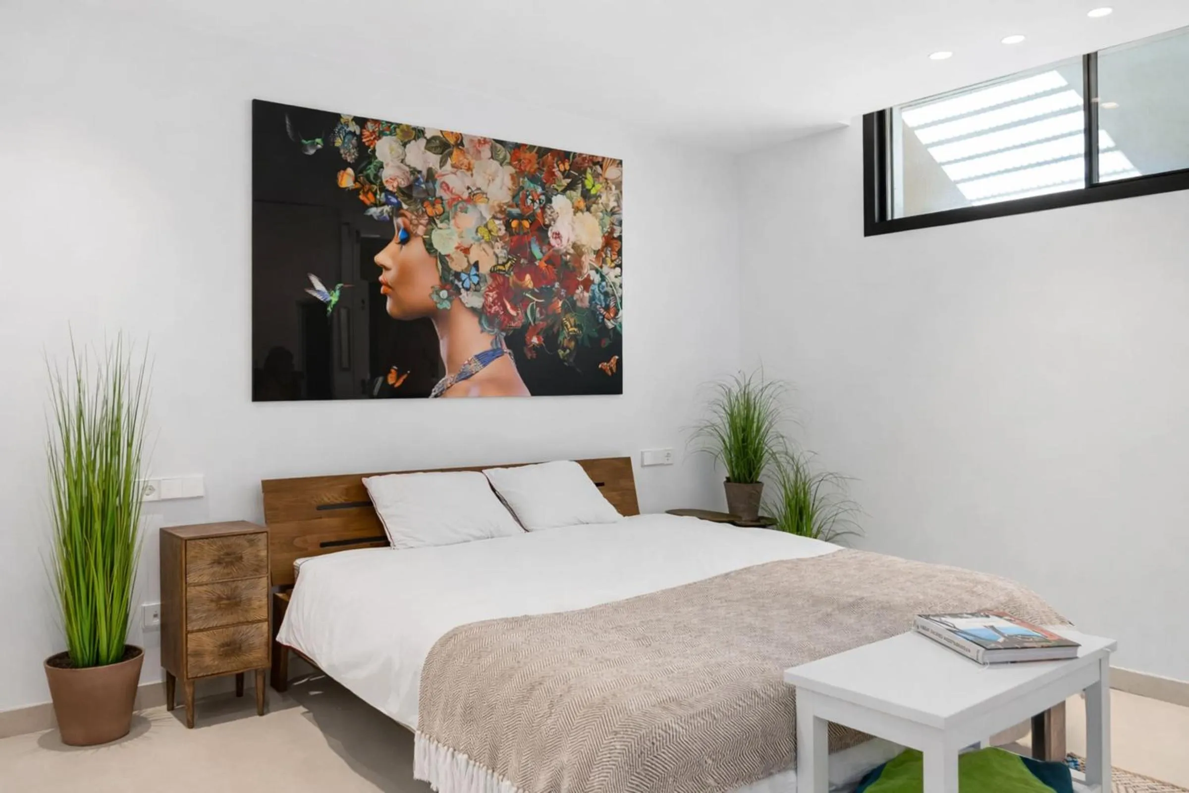 Bed in All About Villa Gladiolo