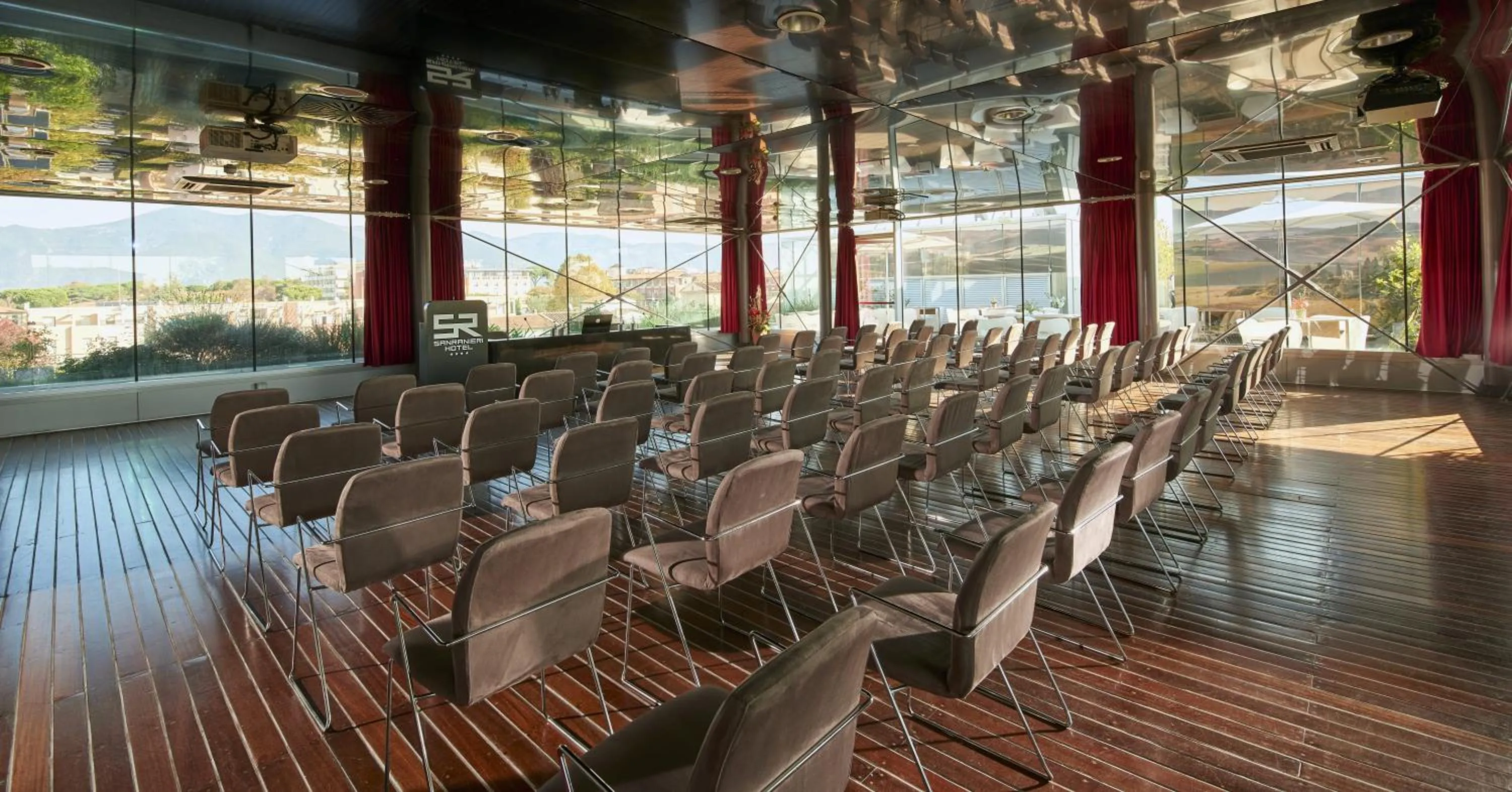 Meeting/conference room in San Ranieri Hotel
