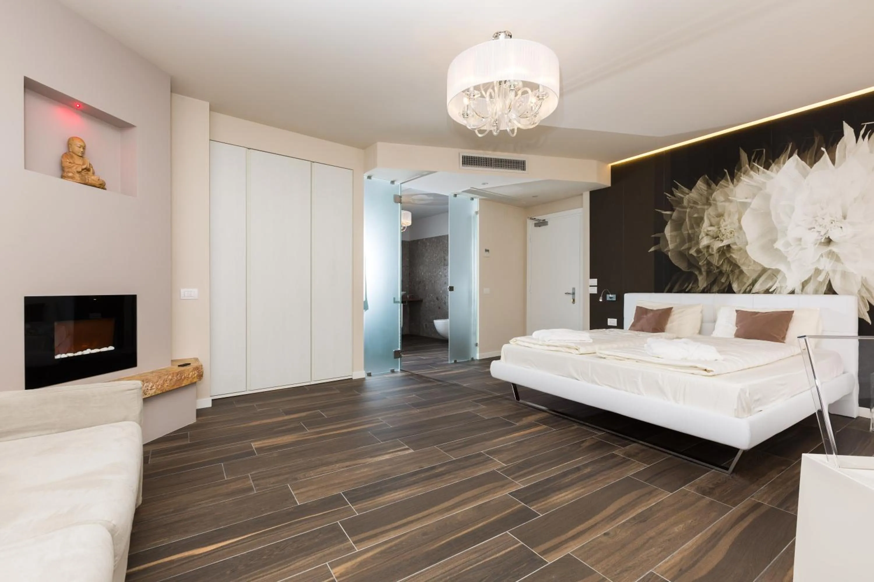 Photo of the whole room, Bed in Pace 1954 Hotel