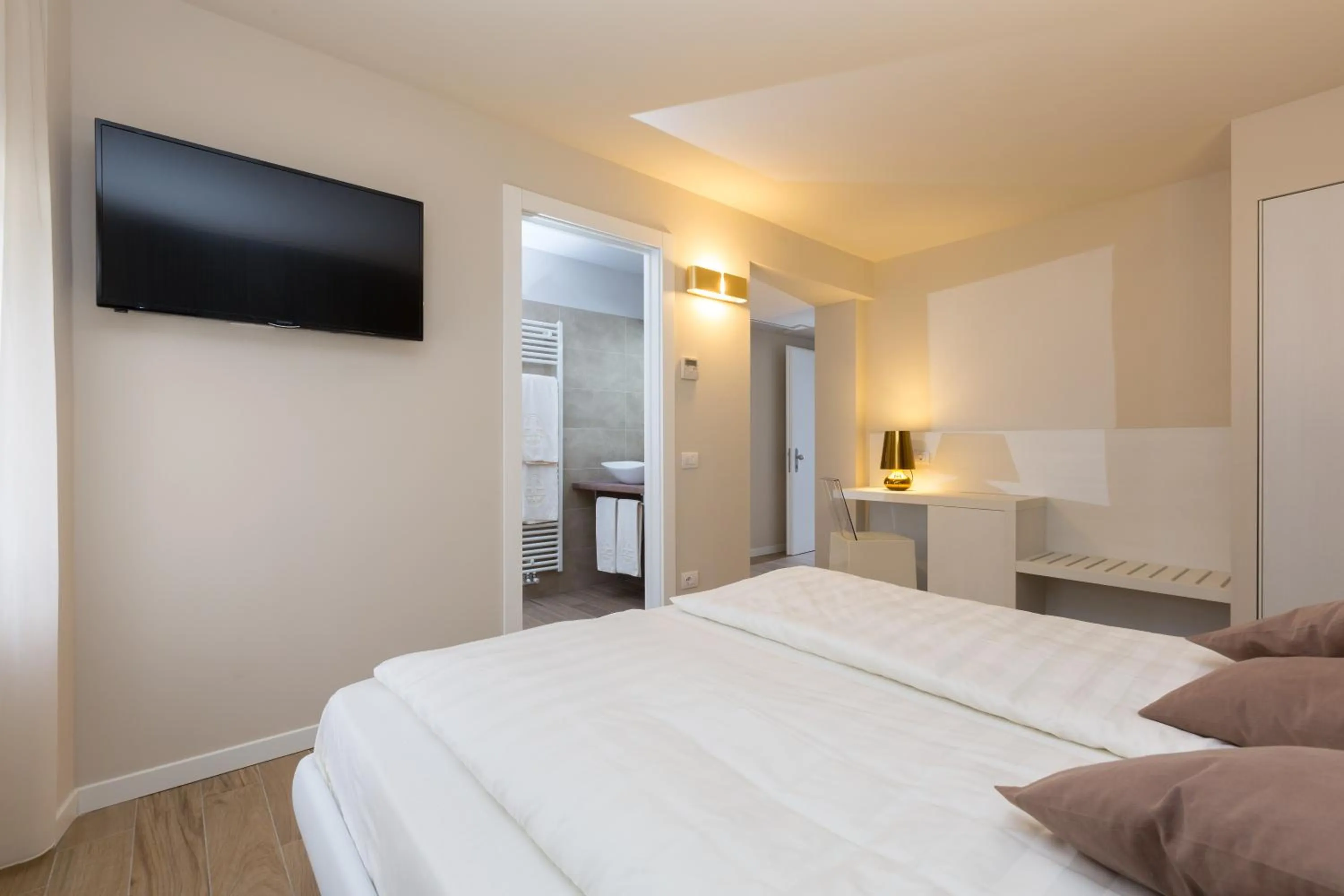 Photo of the whole room, Bed in Pace 1954 Hotel