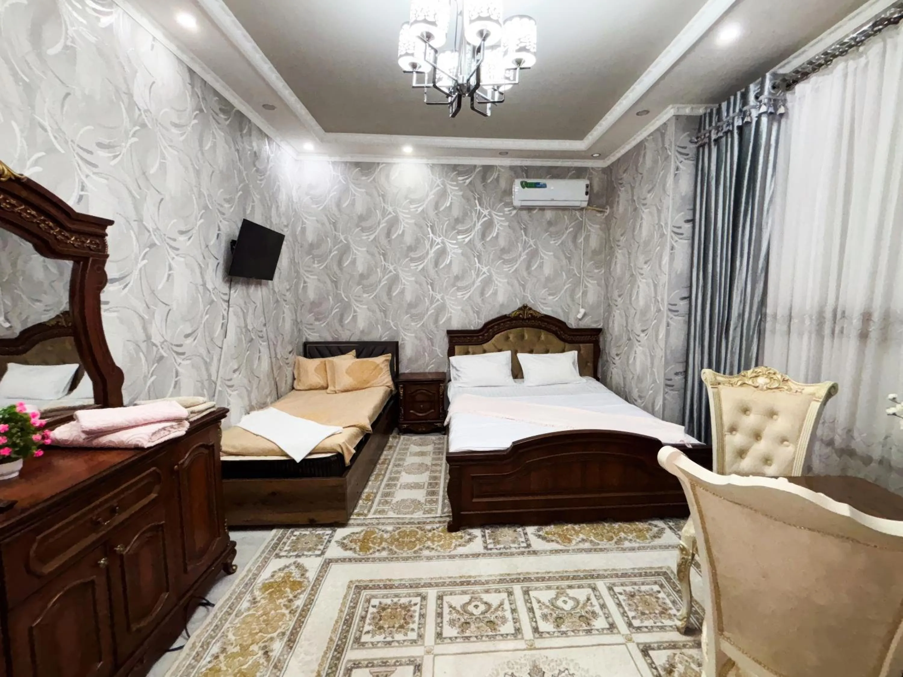 Bed in Fayzli GuestHouse