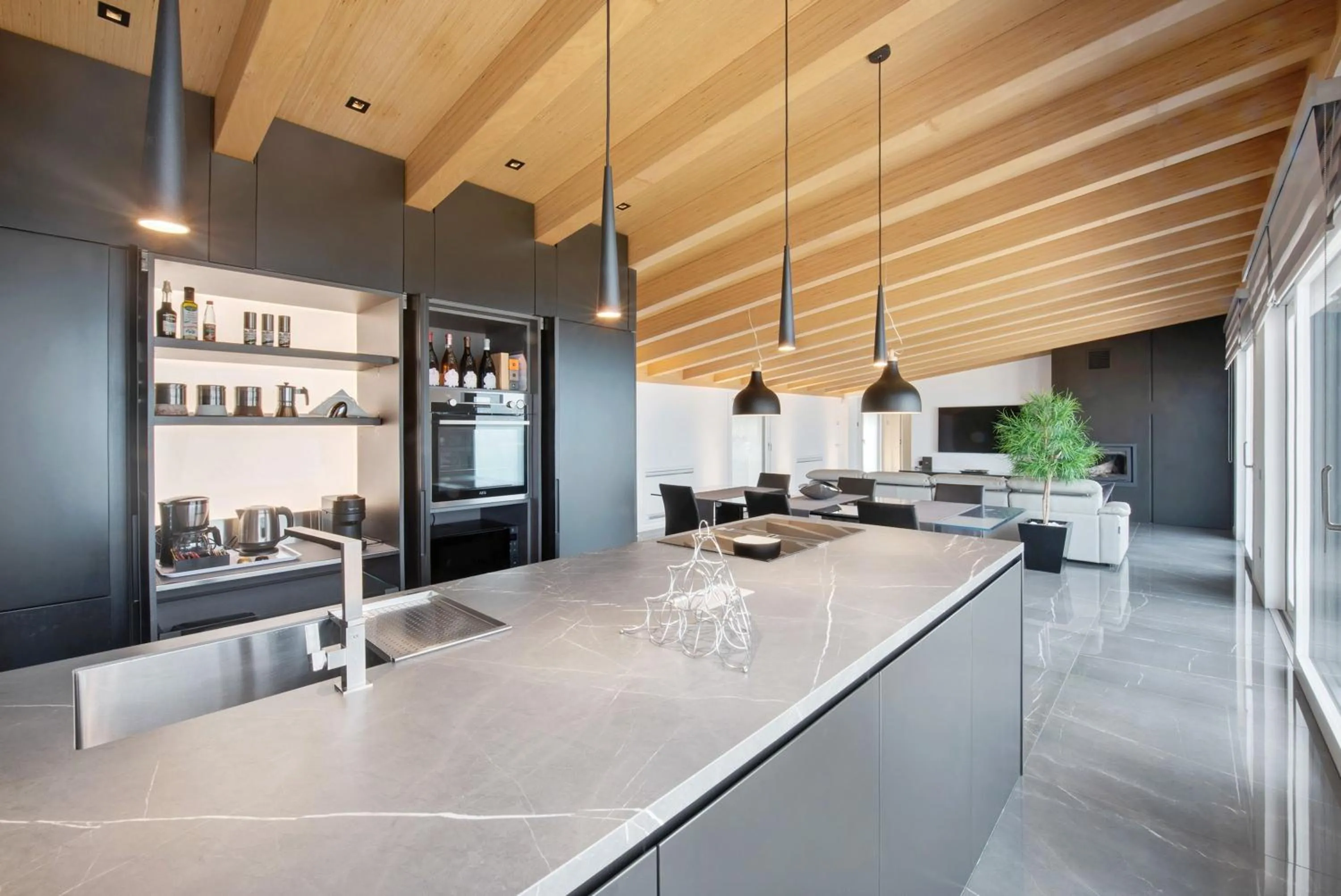 Kitchen or kitchenette in Luxury Lakefront Penthouse