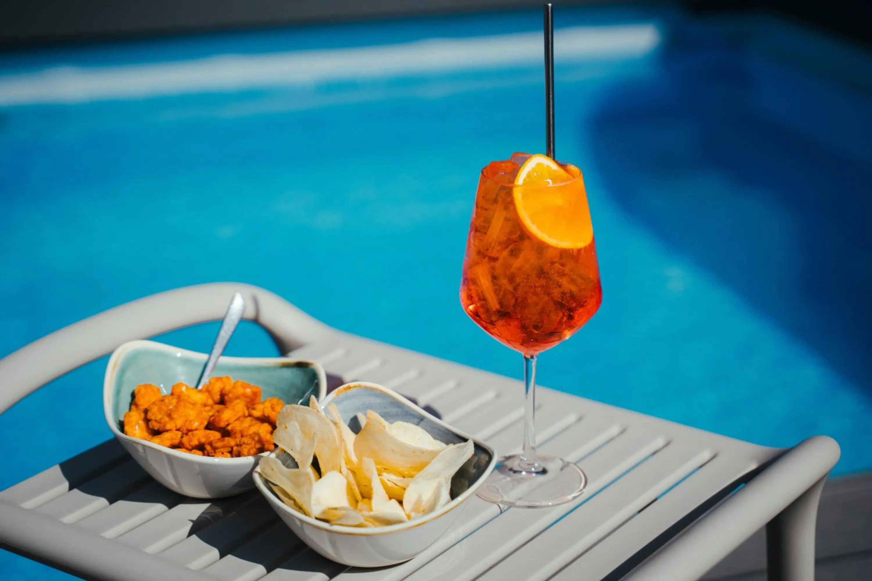 Swimming pool in Ollen apartments