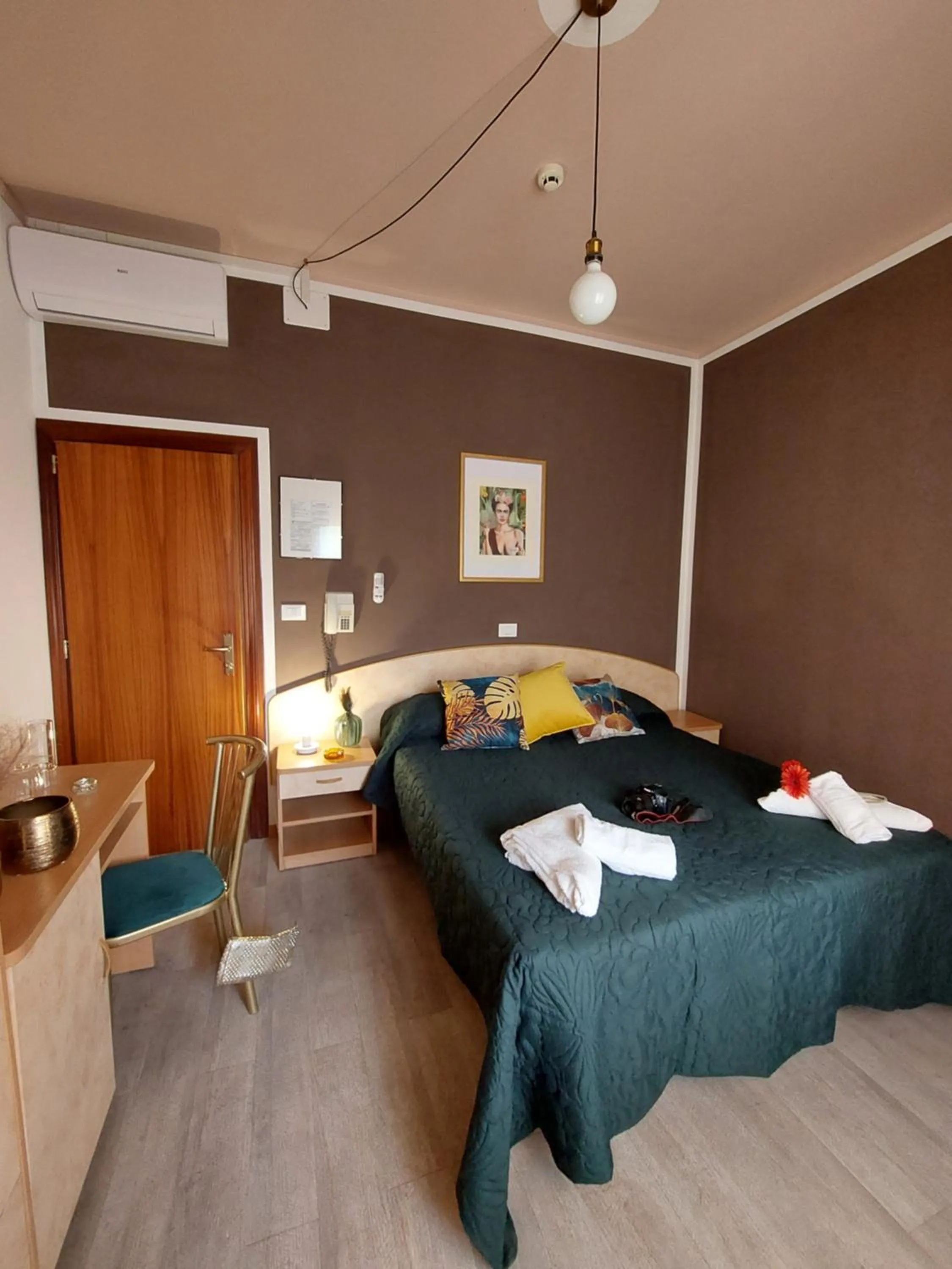 Bed in Maison des Roses