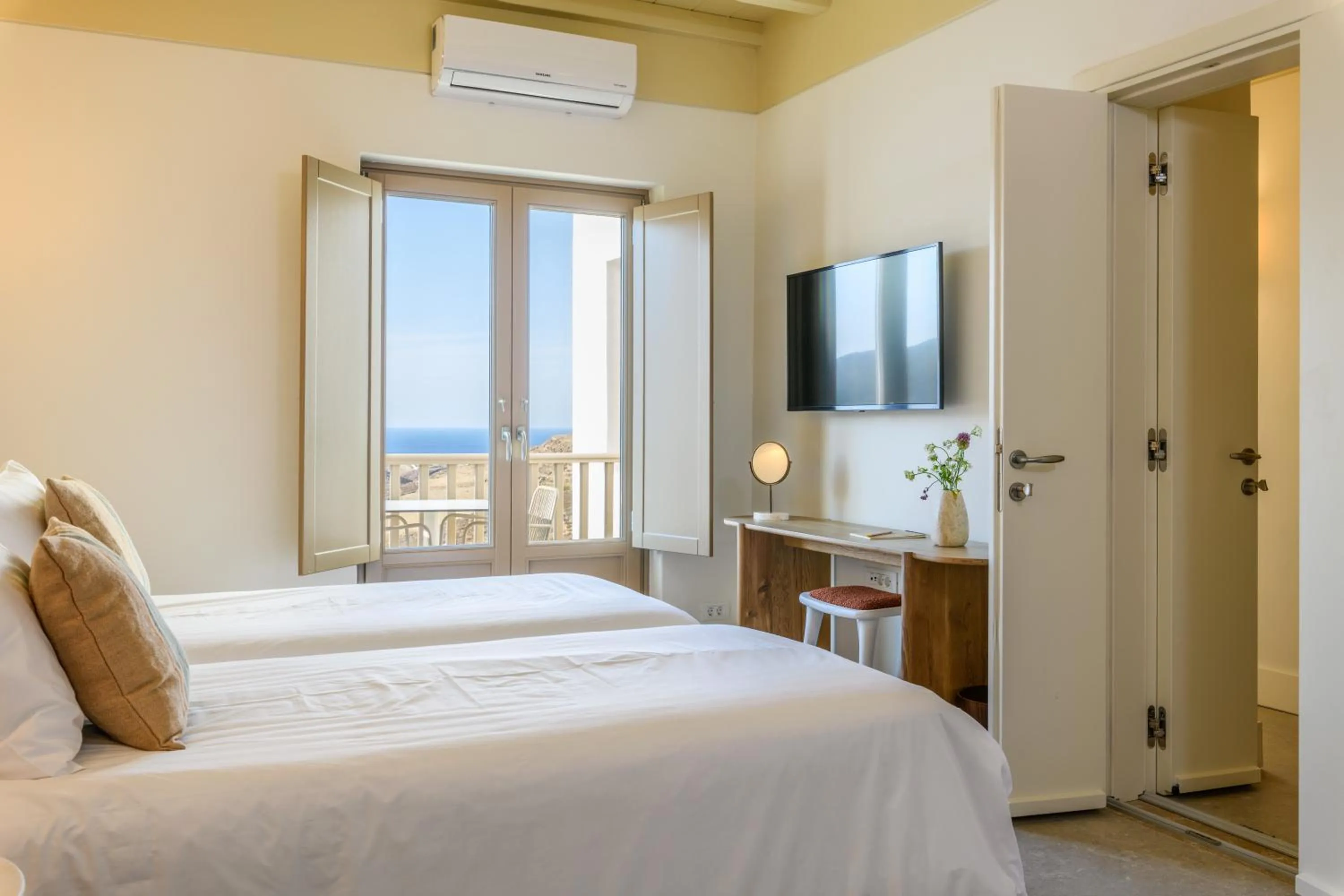 Bed in Camarades Mykonos