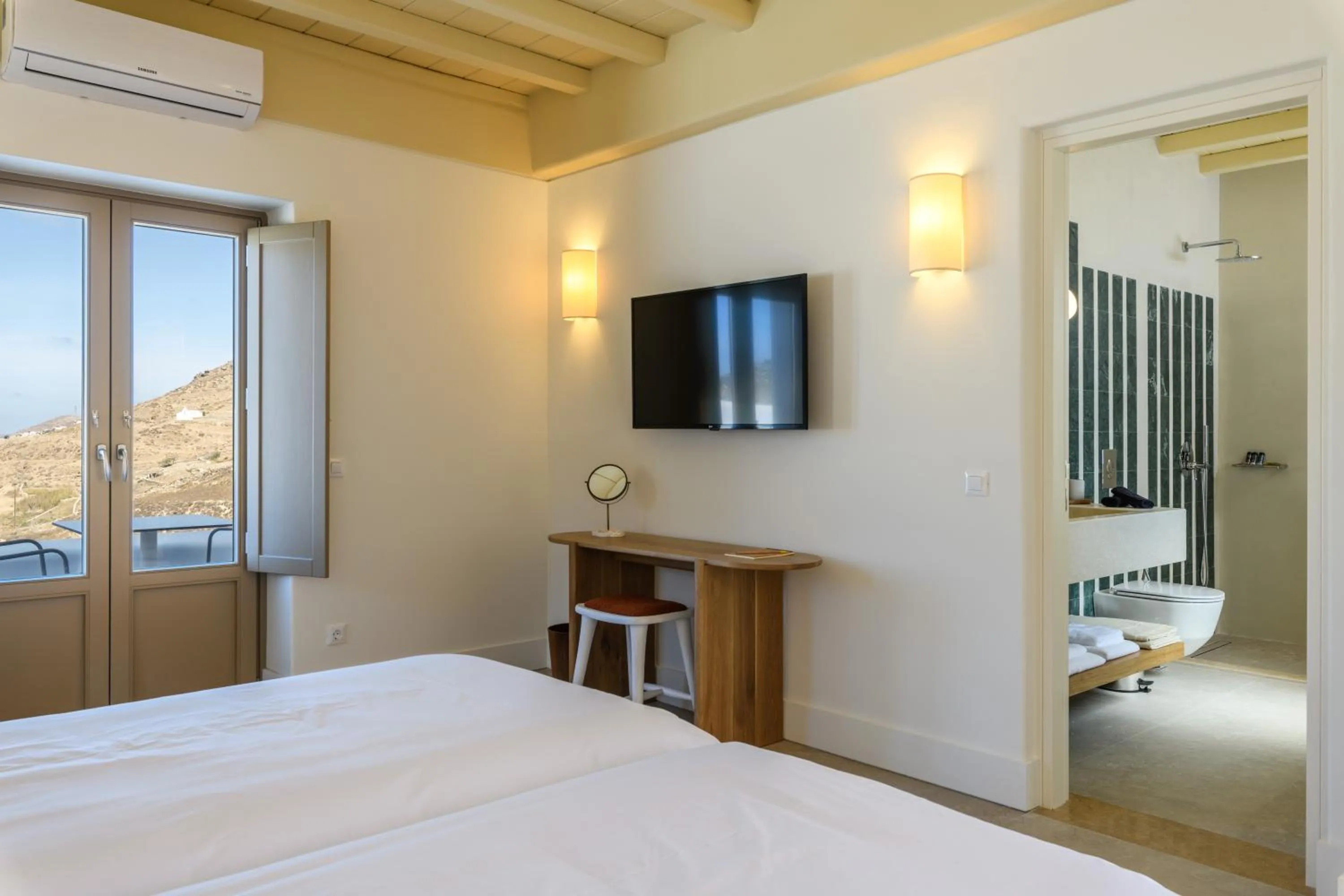 Bed in Camarades Mykonos