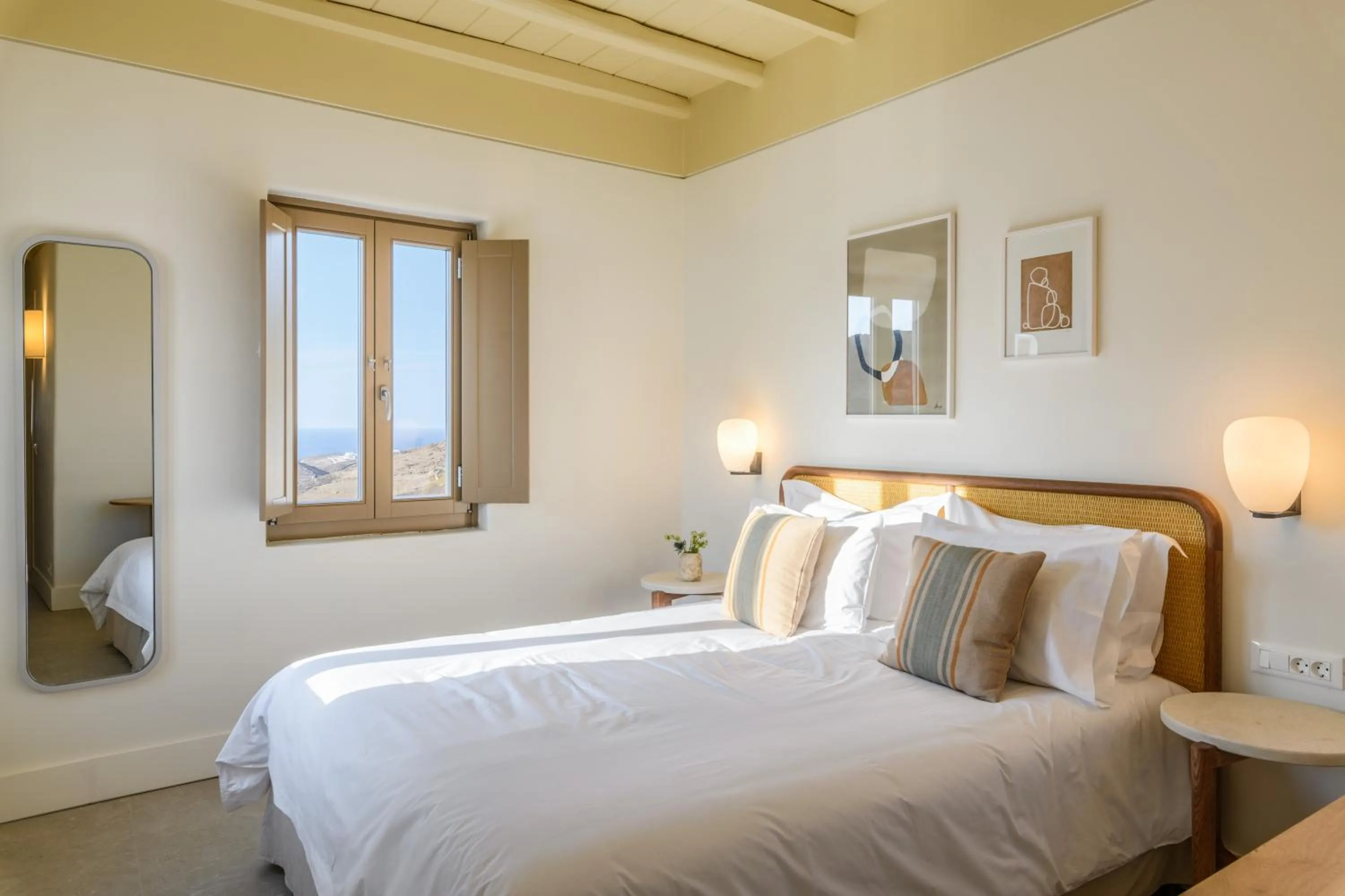 Bed in Camarades Mykonos