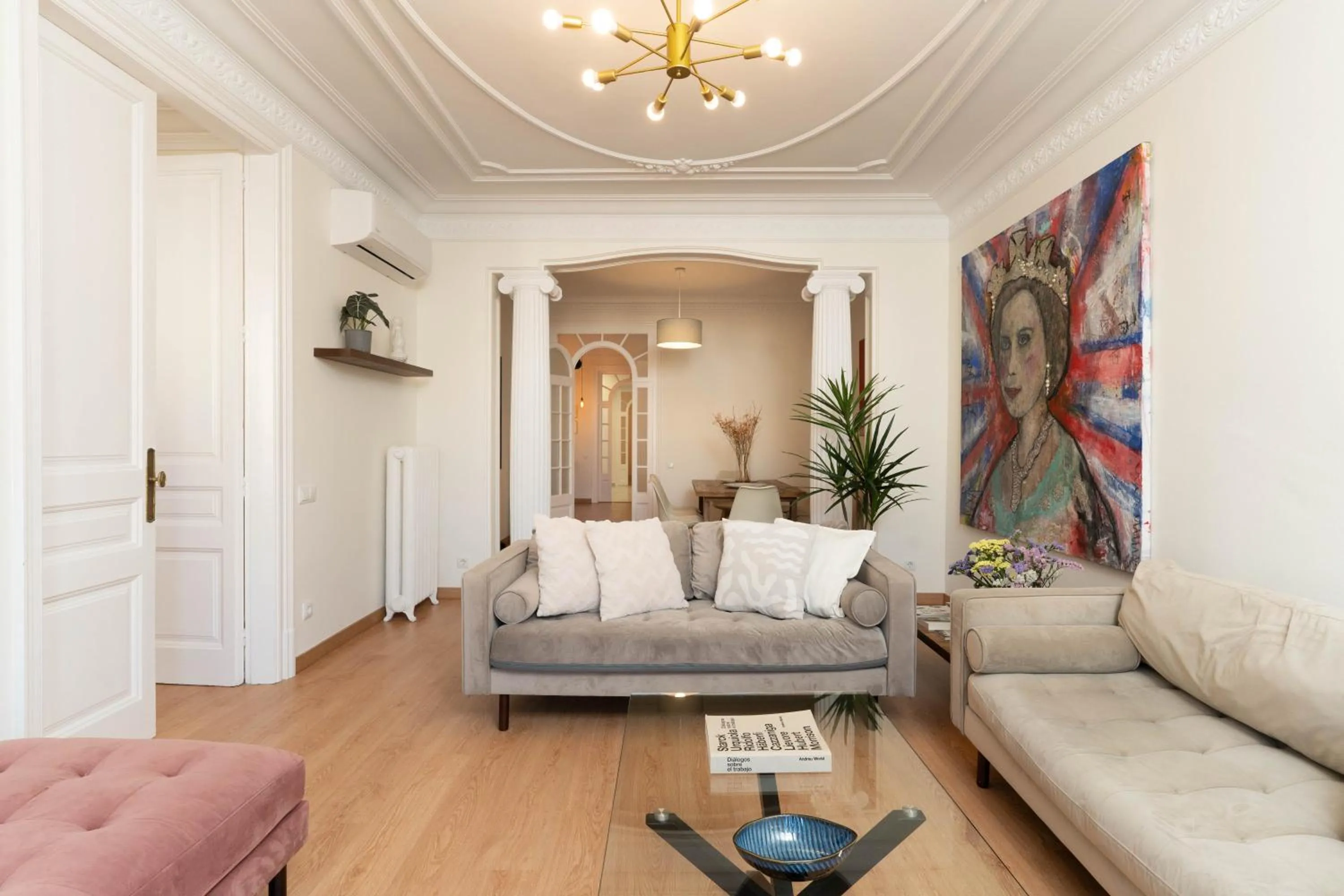 Living room in SibsBcn-Paseo de Gracia Luxury Exclusive Gaudí