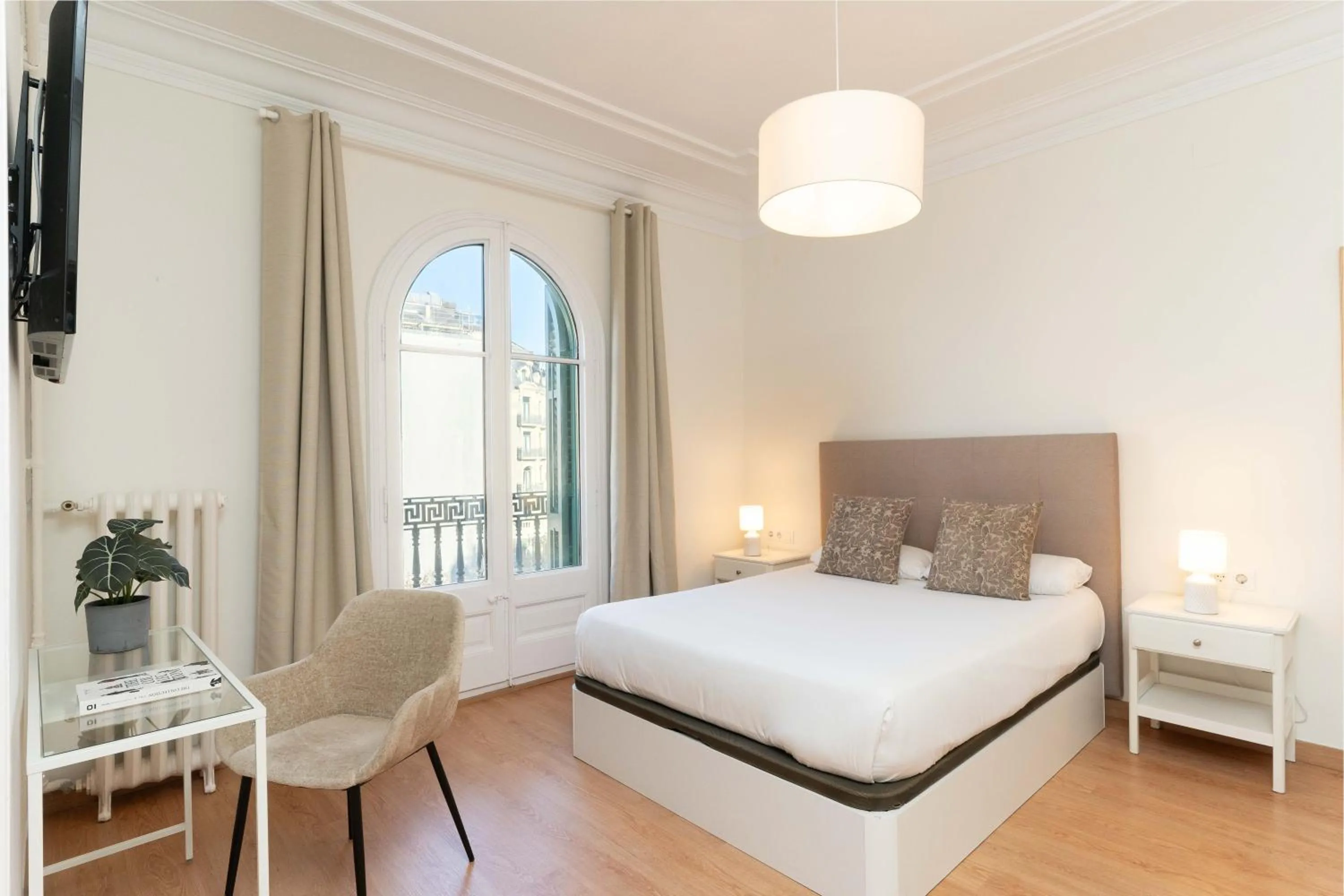 Bed in SibsBcn-Paseo de Gracia Luxury Exclusive Gaudí