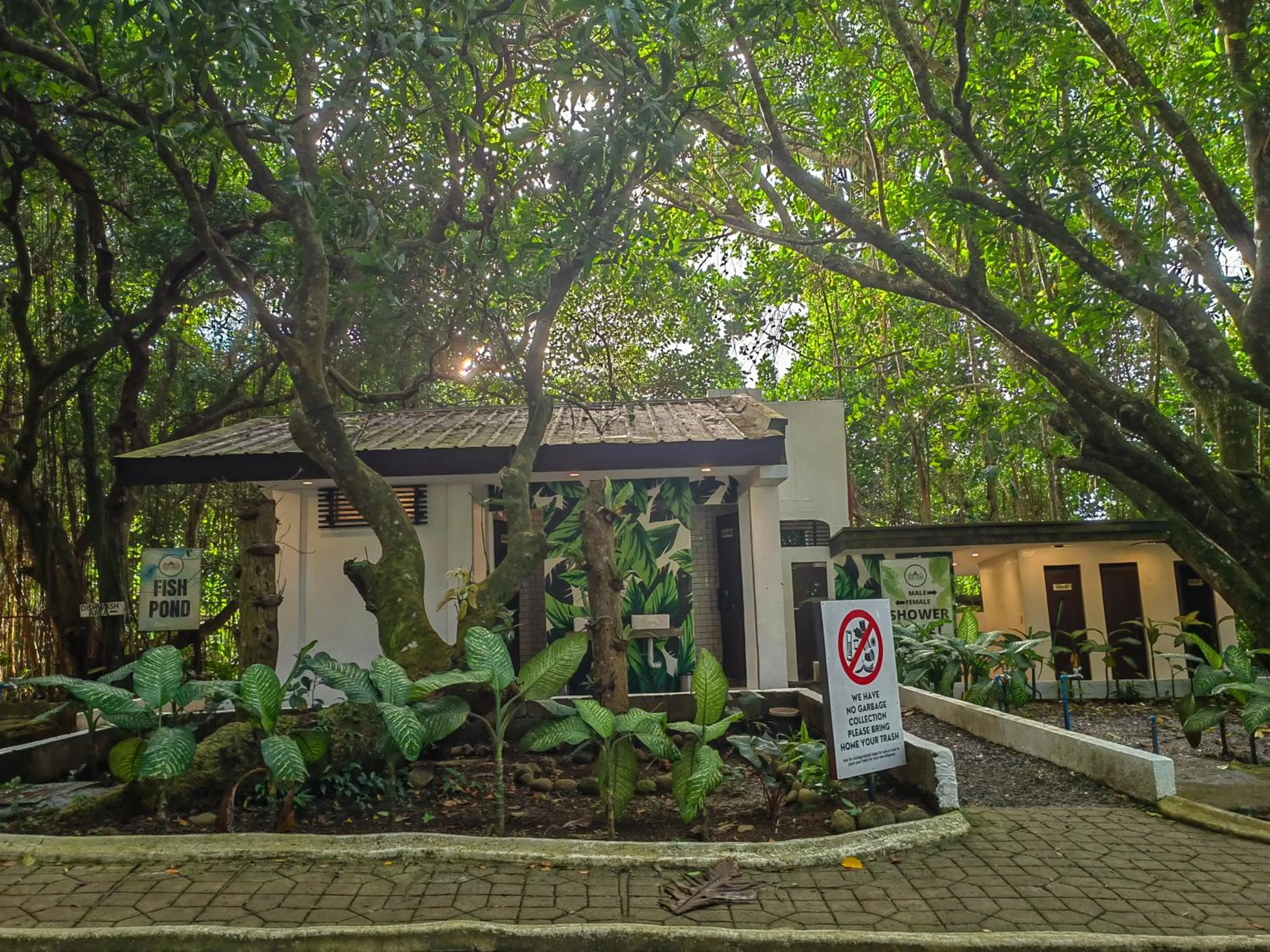 Public Bath in Kaliraya Surf Kamp by Eco Hotels