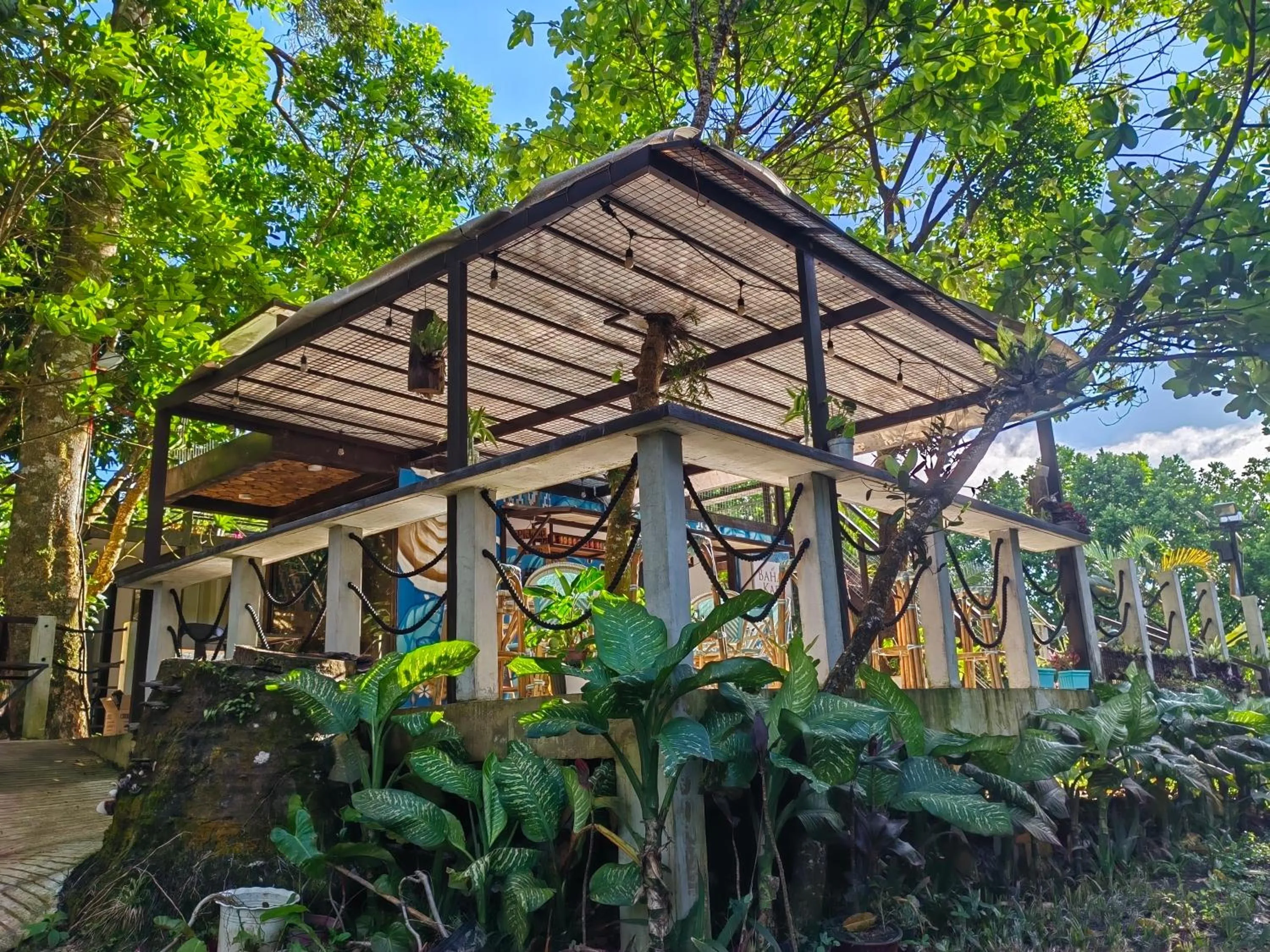 Restaurant/places to eat in Kaliraya Surf Kamp by Eco Hotels