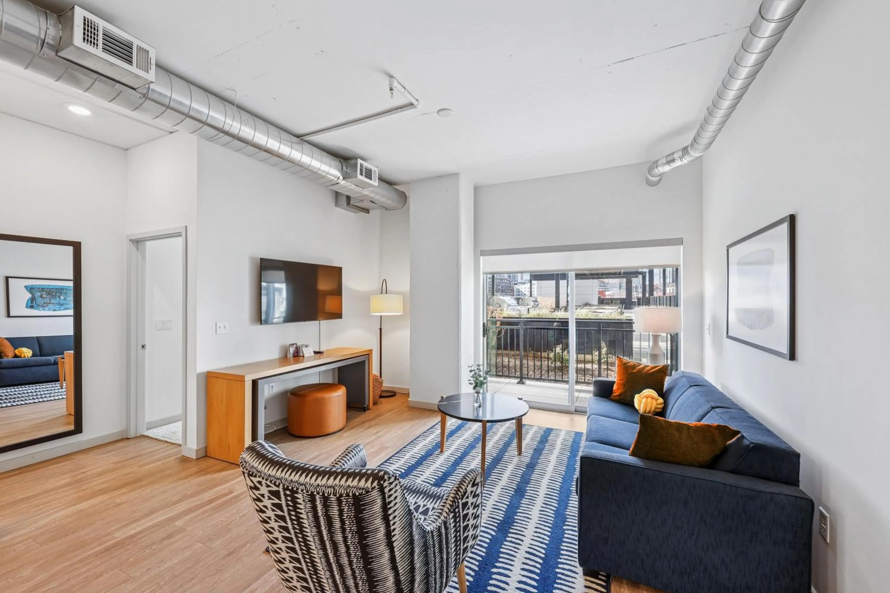 Living room, Bed in Sentral SoBro