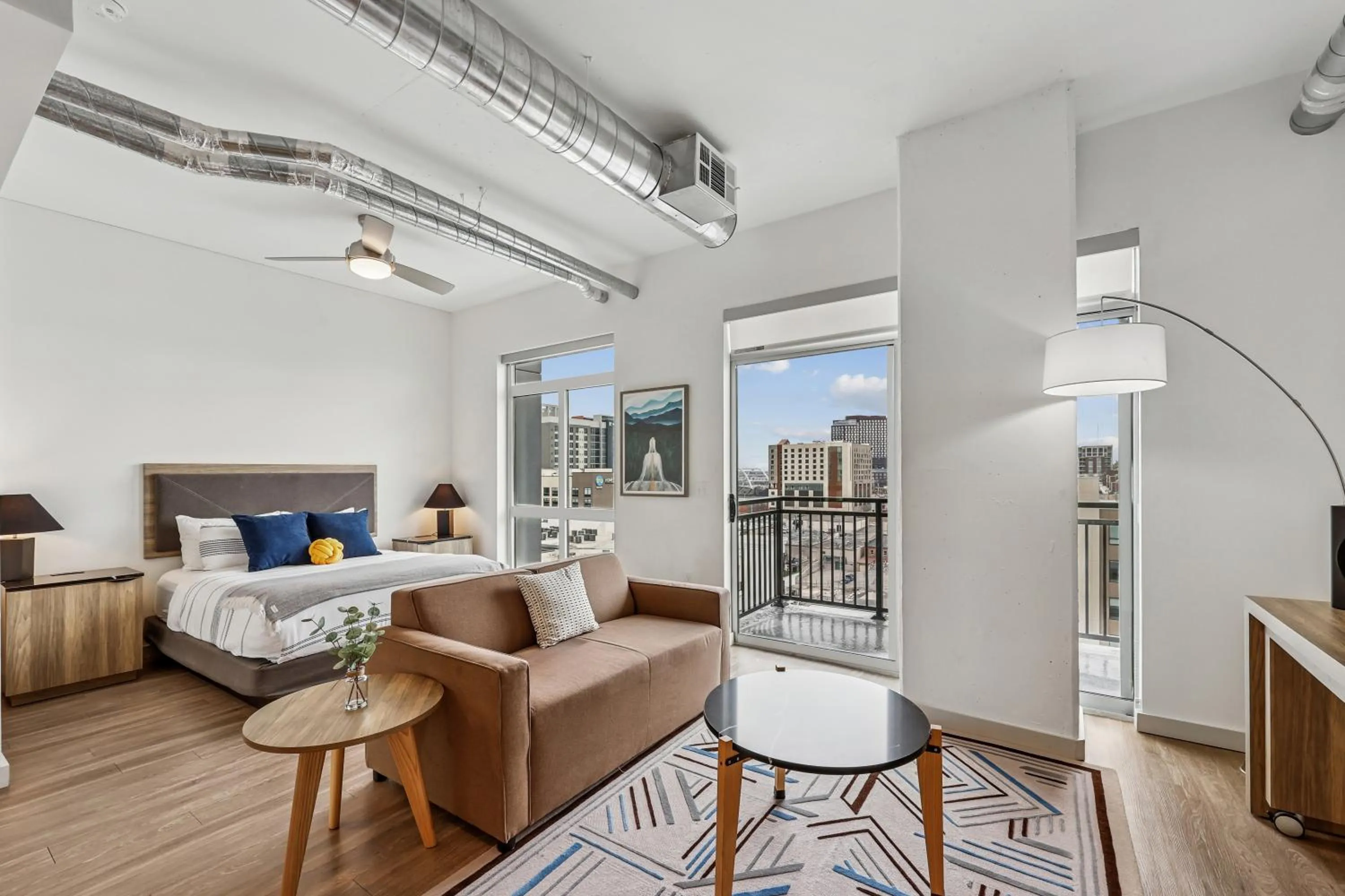 Living room, Bed in Sentral SoBro