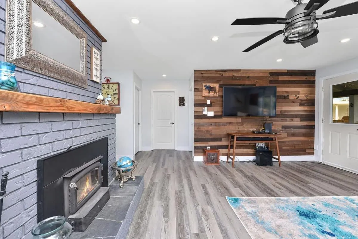 Dragonfly Cottage by EMR Vacation Rentals