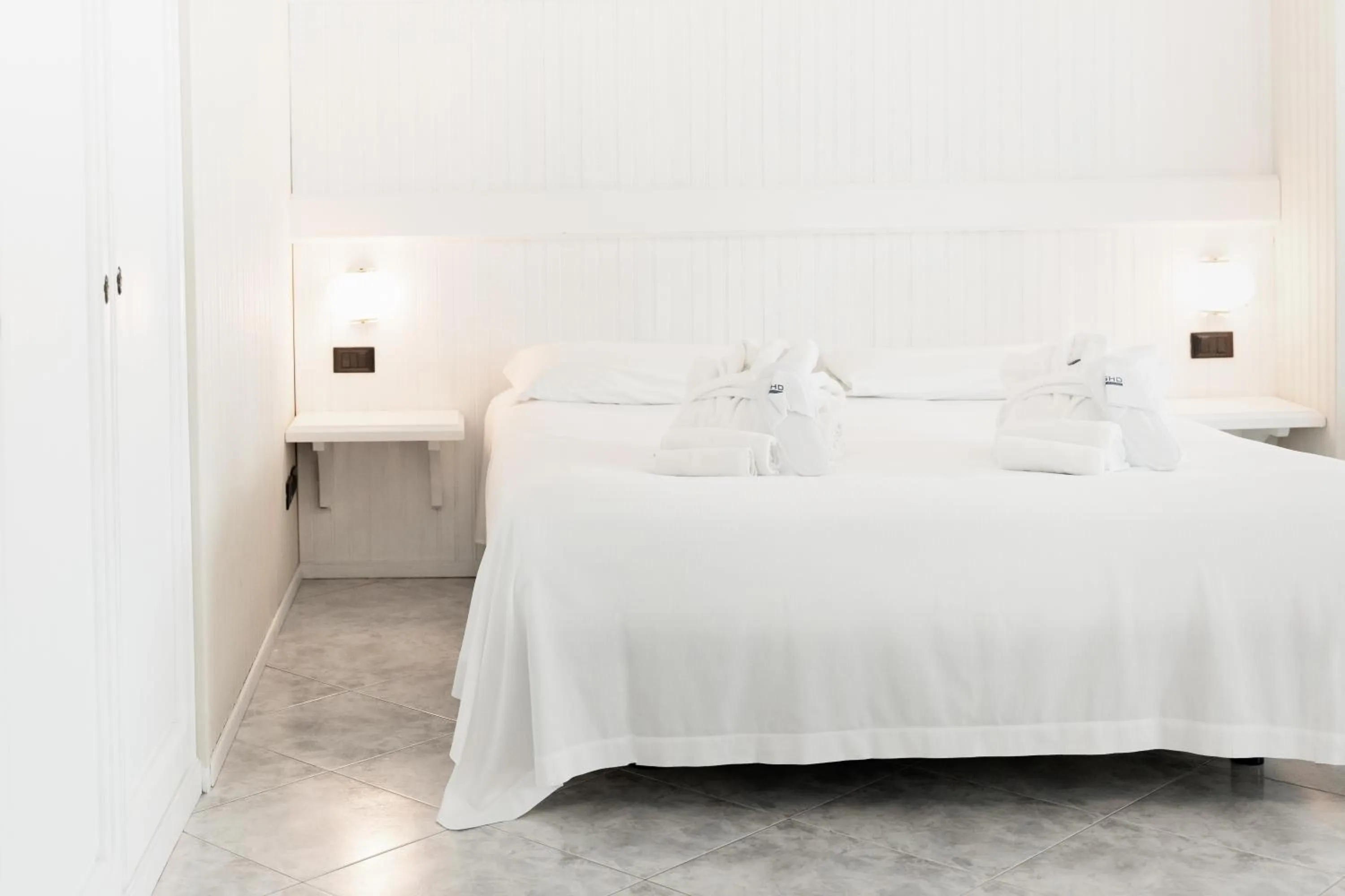 Bedroom, Bed in Rivoli Hotel