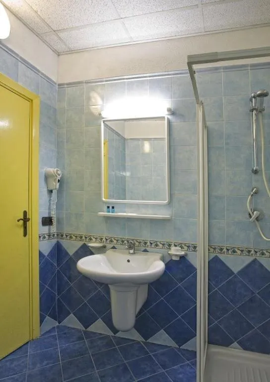 Bathroom in Albergo Villa Hibiscus