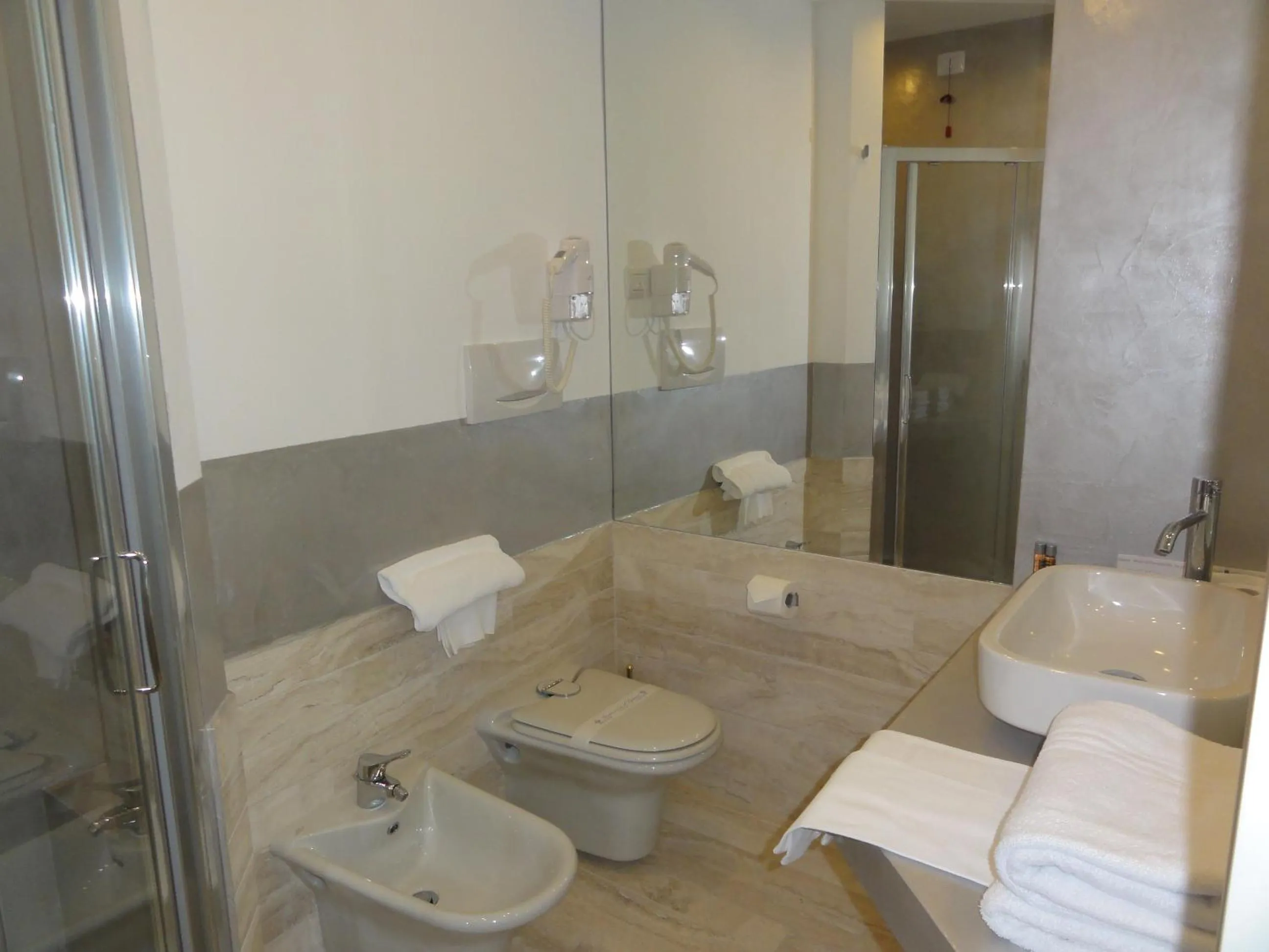 Bathroom in Hotel Excelsior