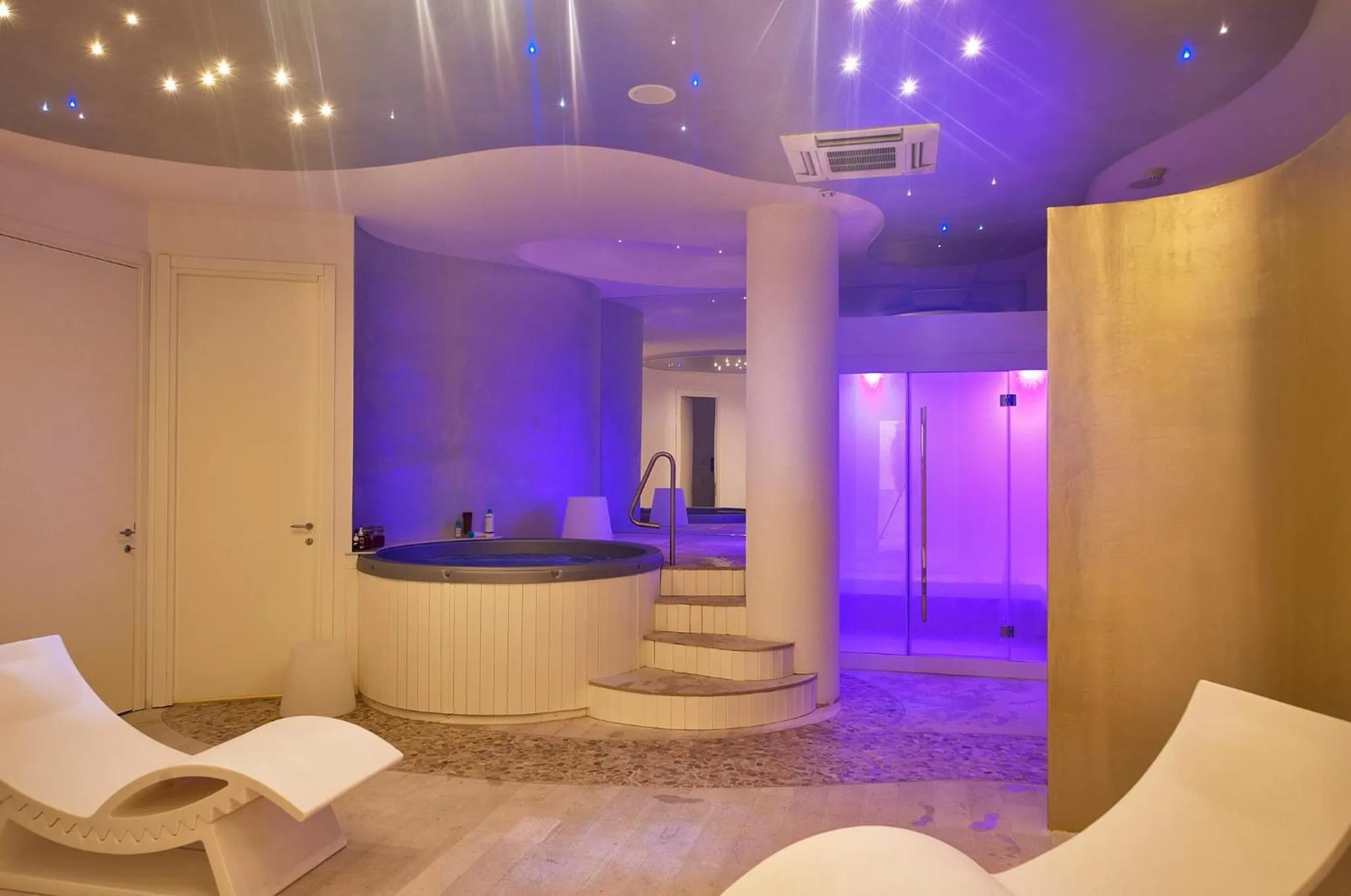 Spa and wellness centre/facilities in Hotel Excelsior