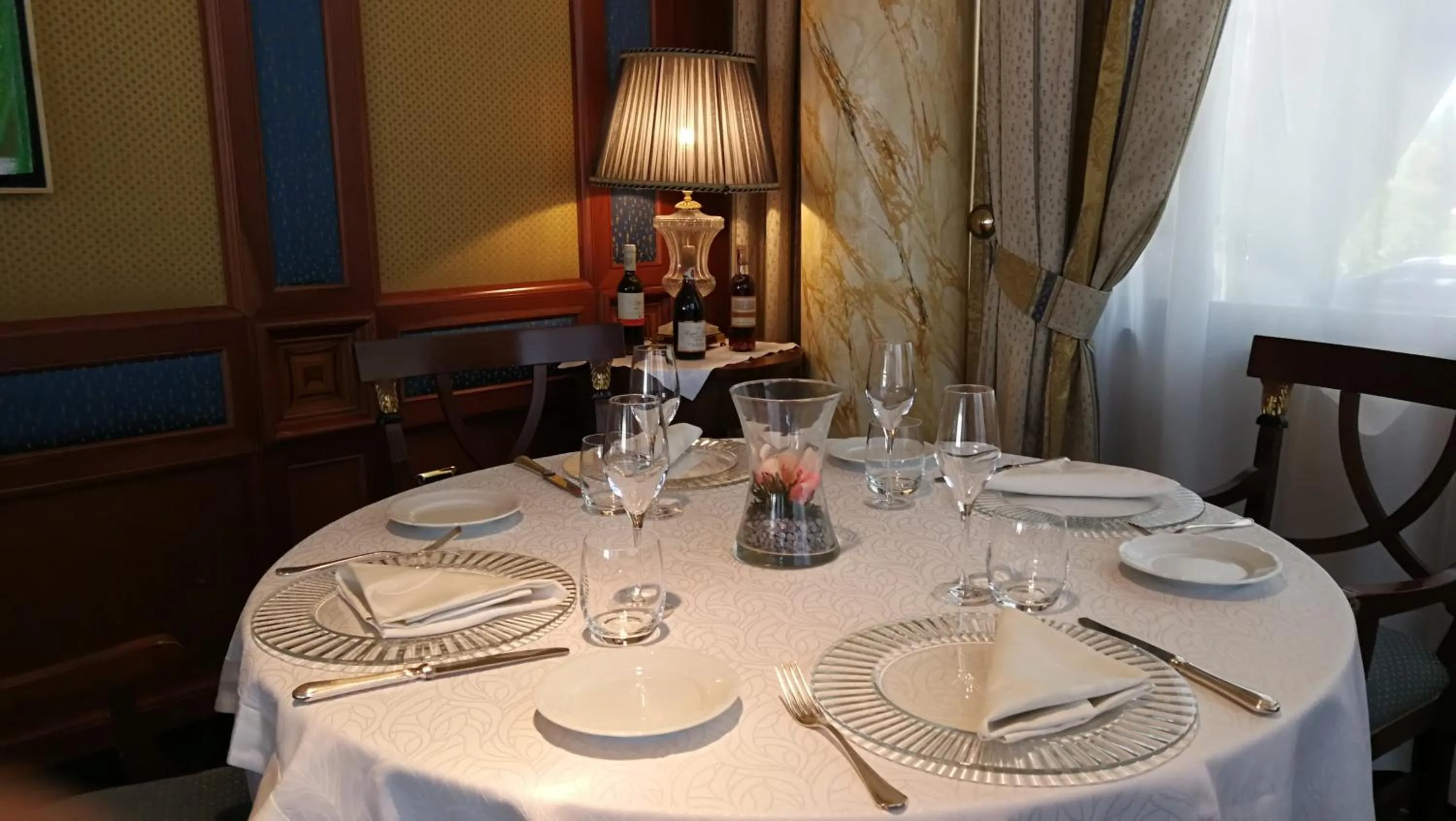 Restaurant/places to eat in Borgo Palace Hotel