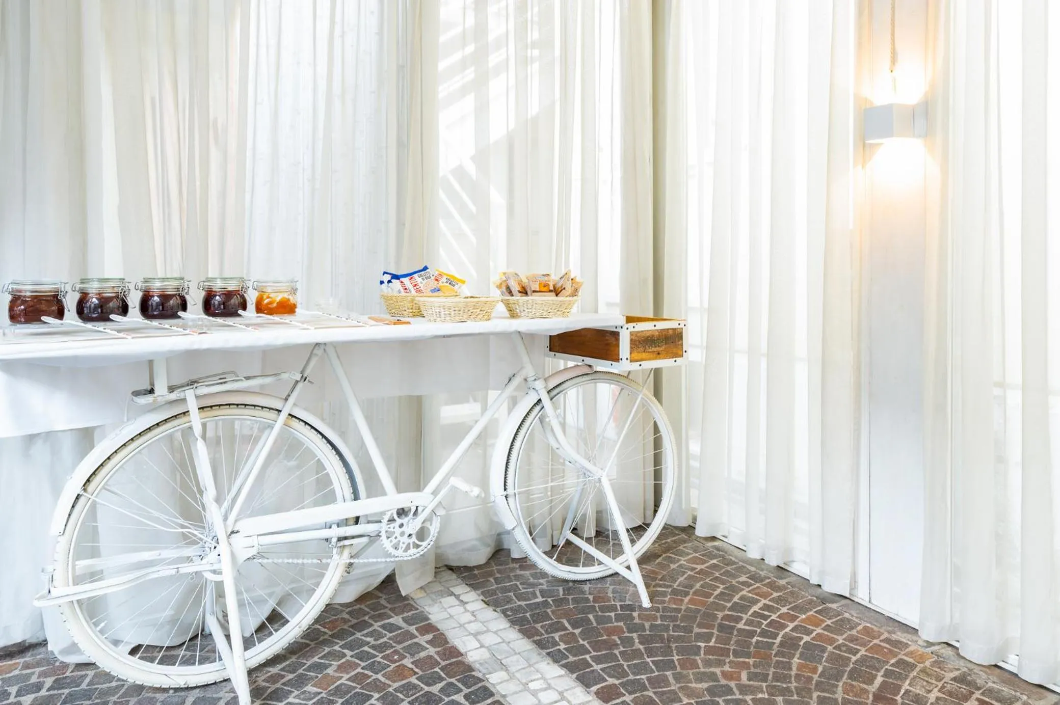 Food and drinks in Hotel Diana