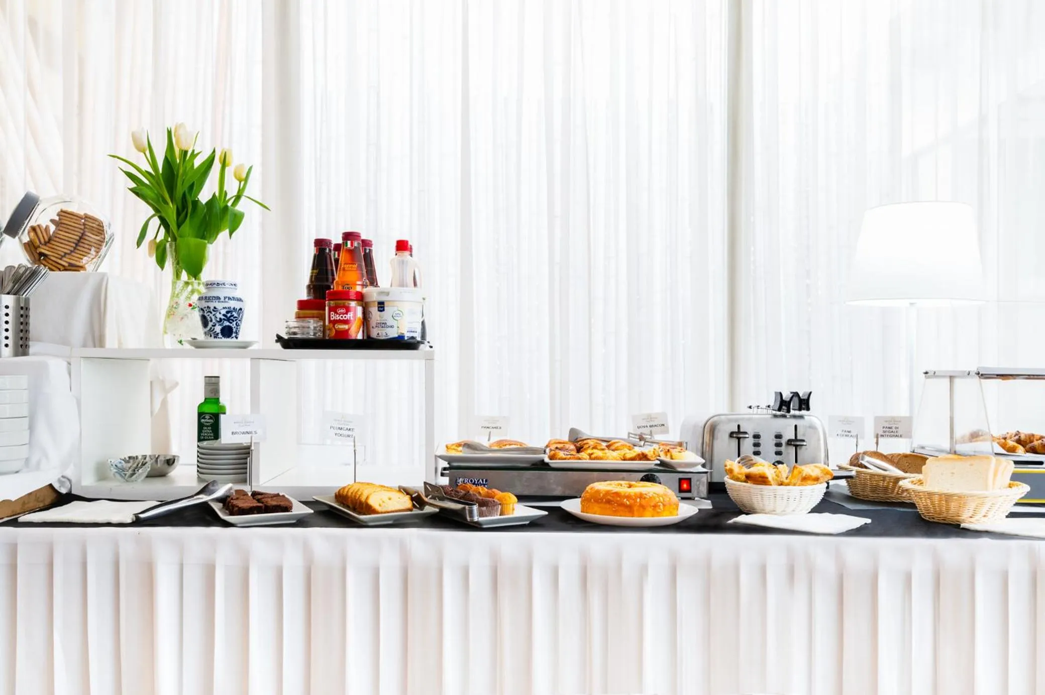 Food and drinks in Hotel Diana