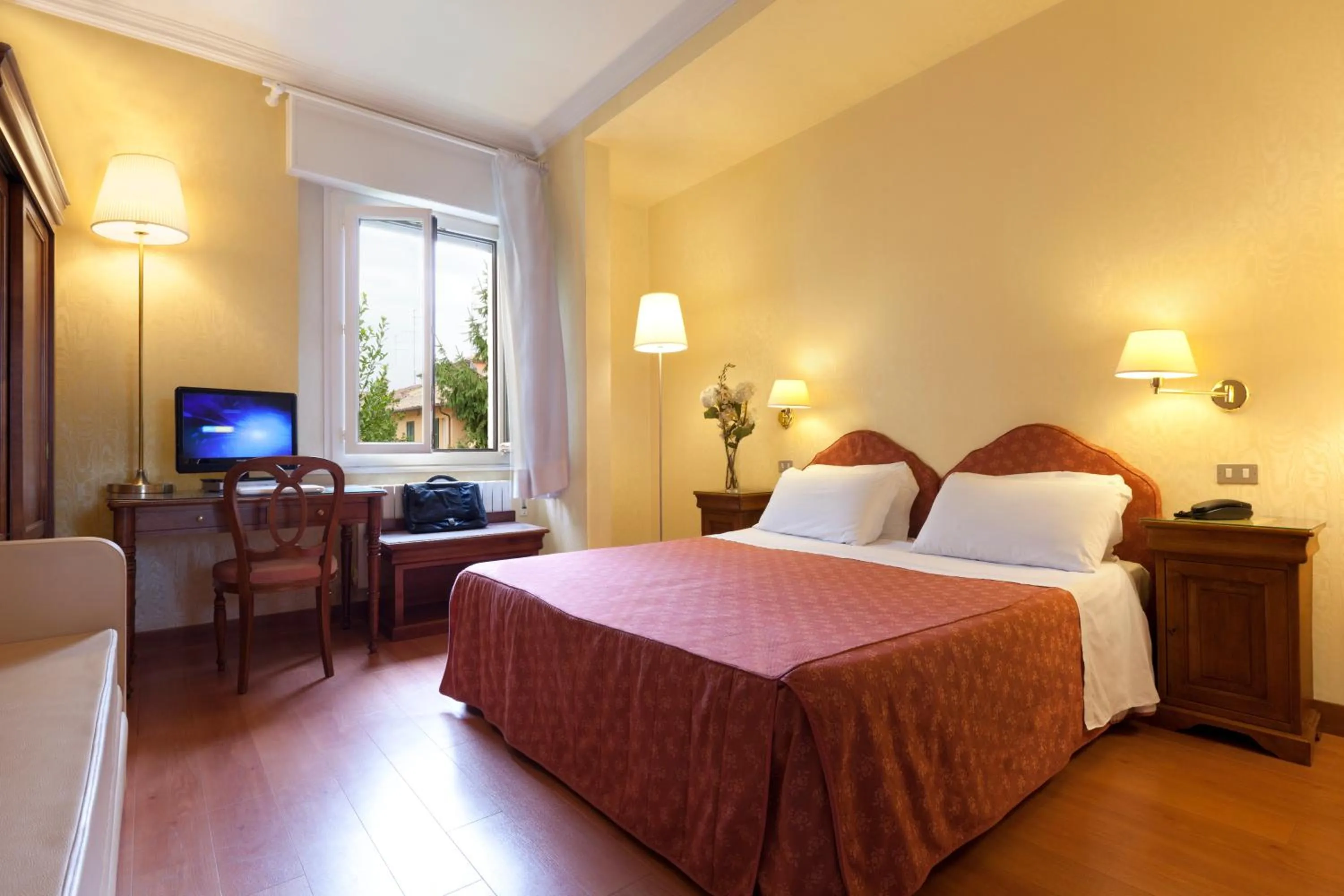 Day, Bed in Hotel Diana