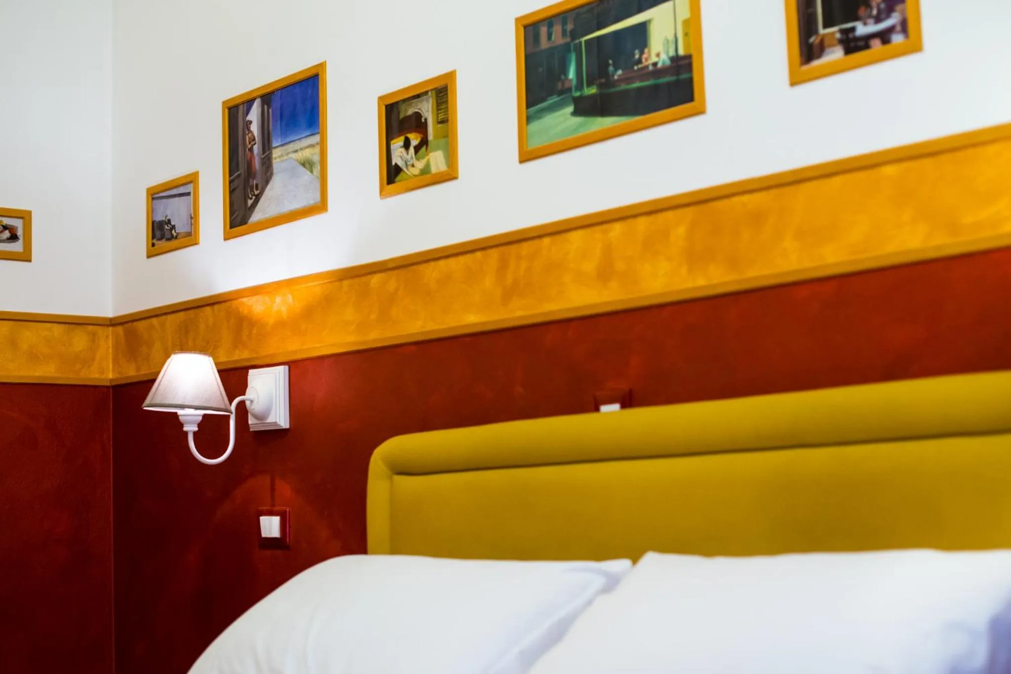 Decorative detail, Bed in Hotel Diana