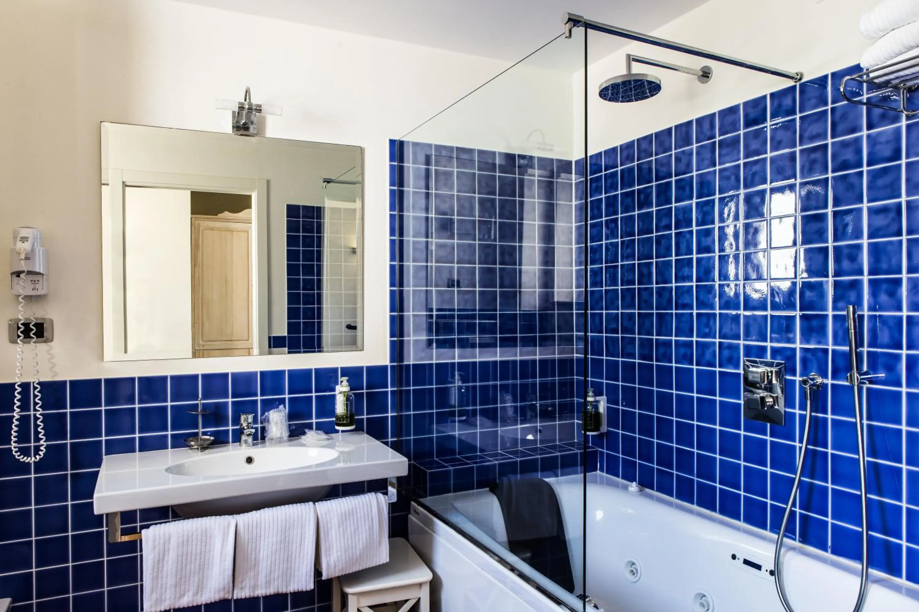 Shower in Hotel Giardino Suites&Spa