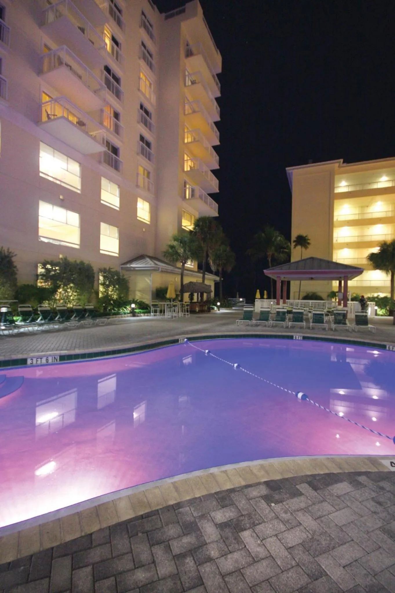 Swimming pool in Club Wyndham Royal Vista
