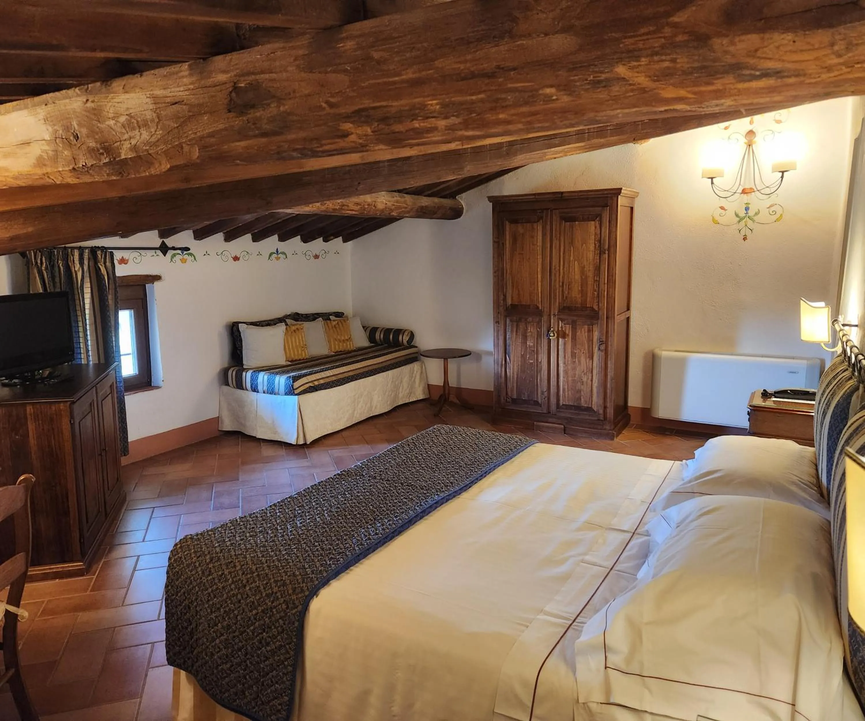 Bed in Villa Curina Resort