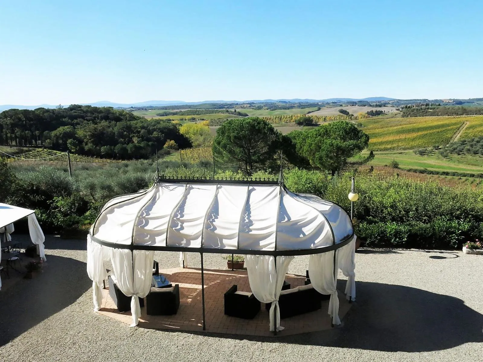 Decorative detail in Villa Curina Resort