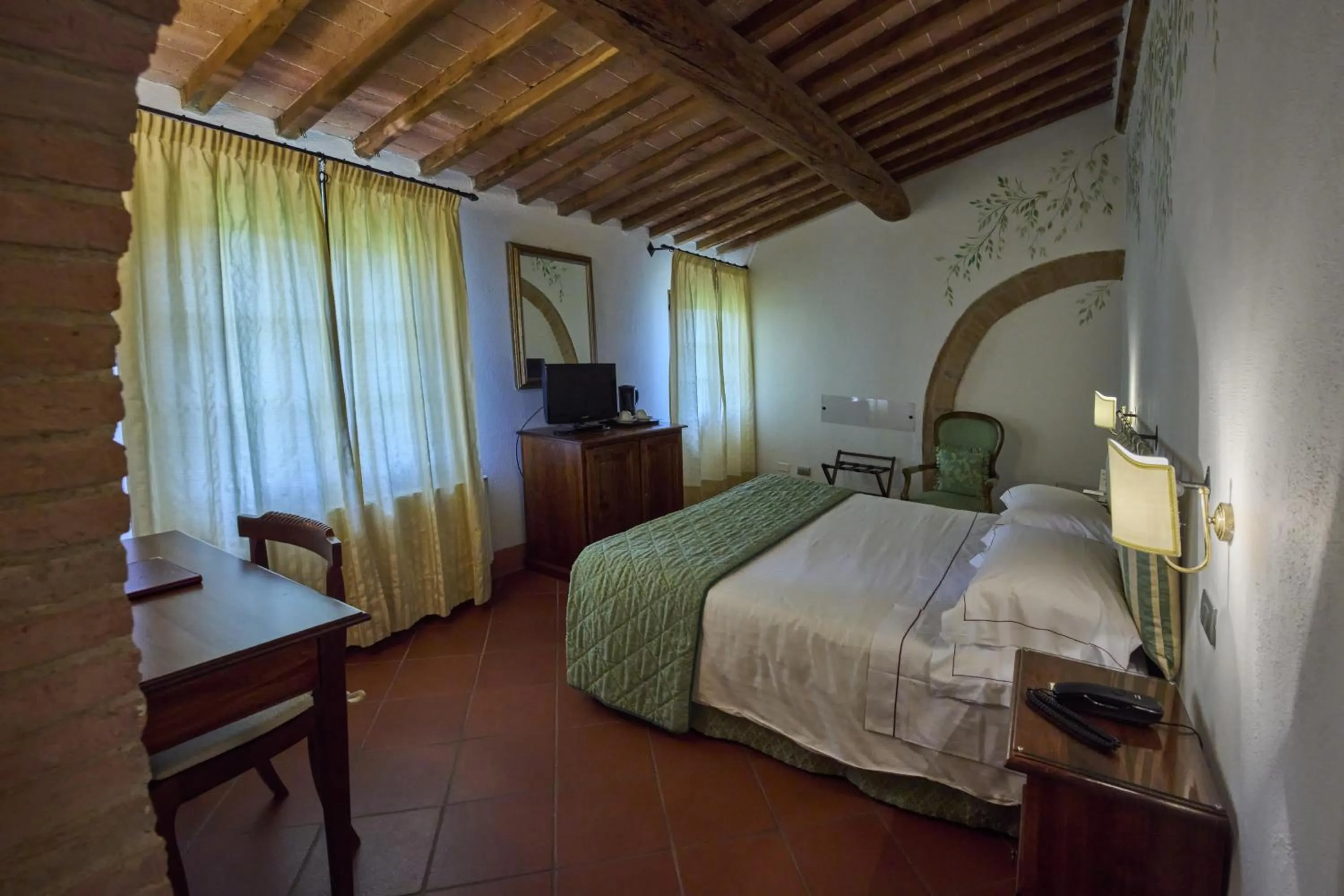 Photo of the whole room, Bed in Villa Curina Resort