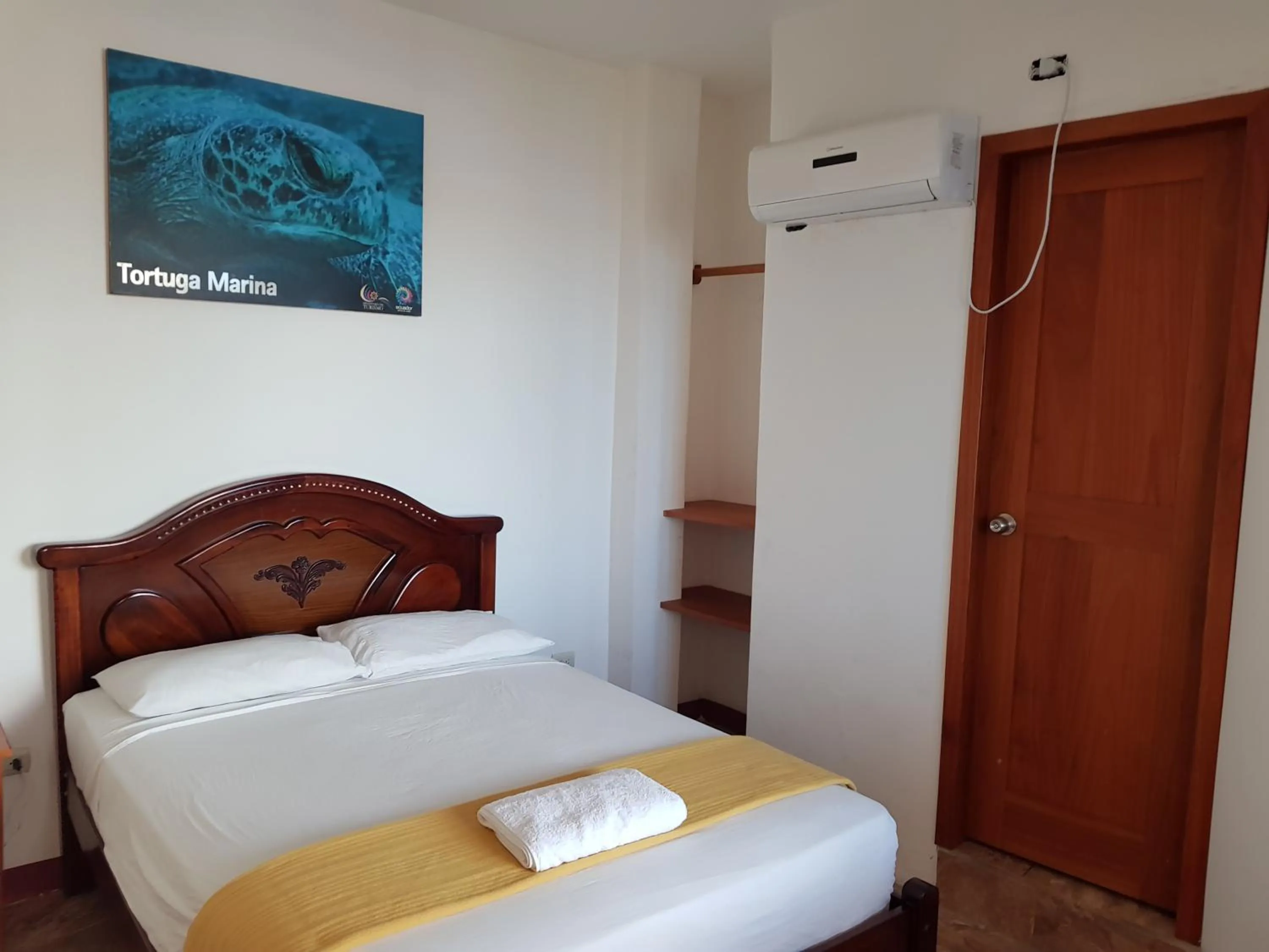 Bedroom, Bed in Gloria - Galápagos Inn