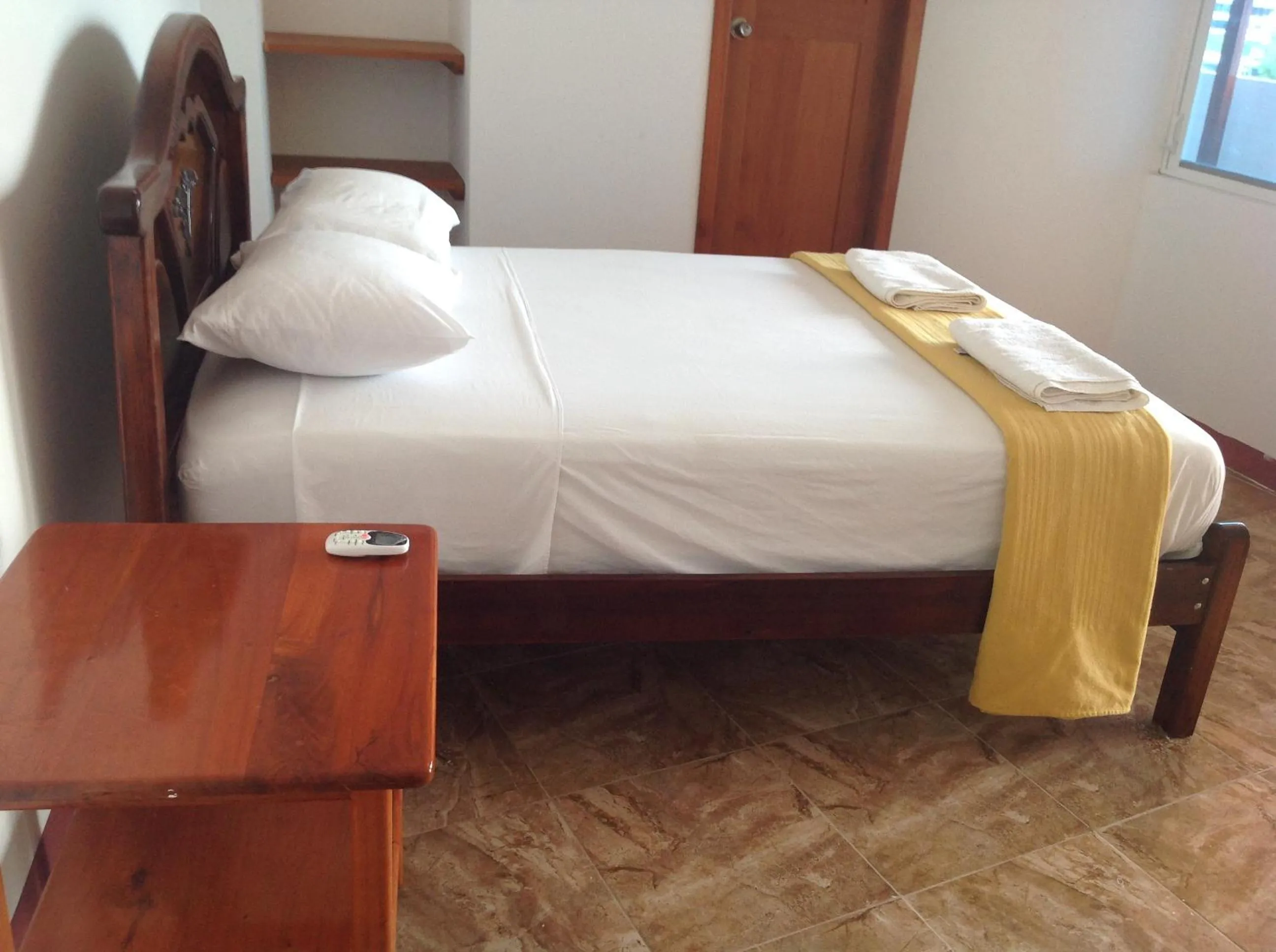Bed in Gloria - Galápagos Inn