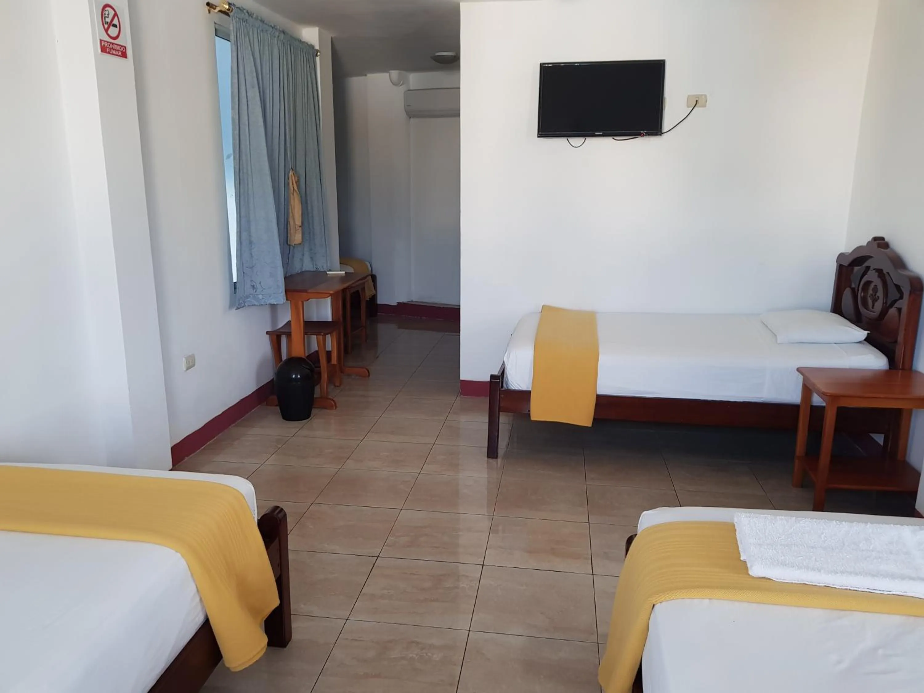 Bedroom, Bed in Gloria - Galápagos Inn