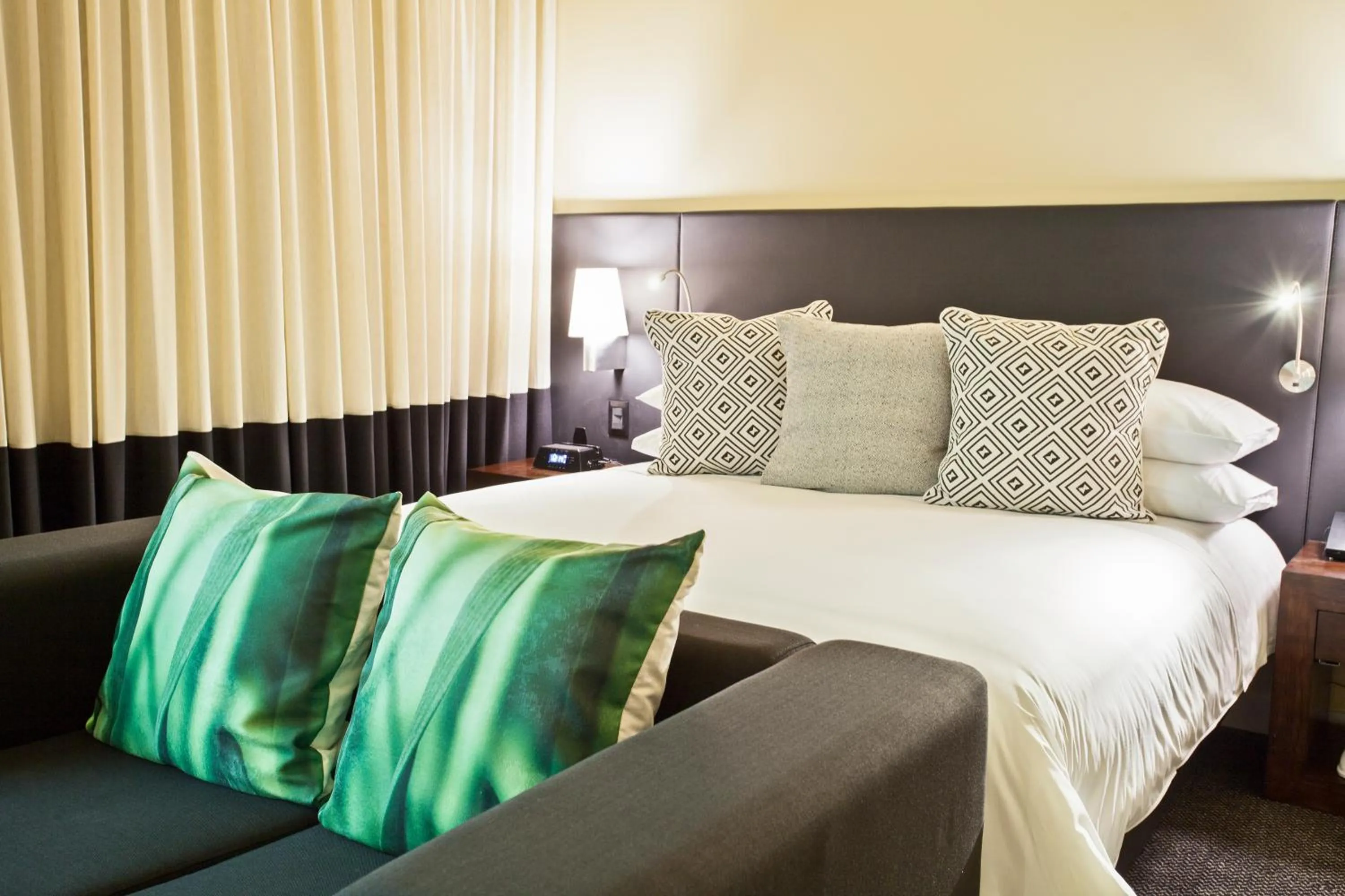 Photo of the whole room, Bed in Movich Buro 26