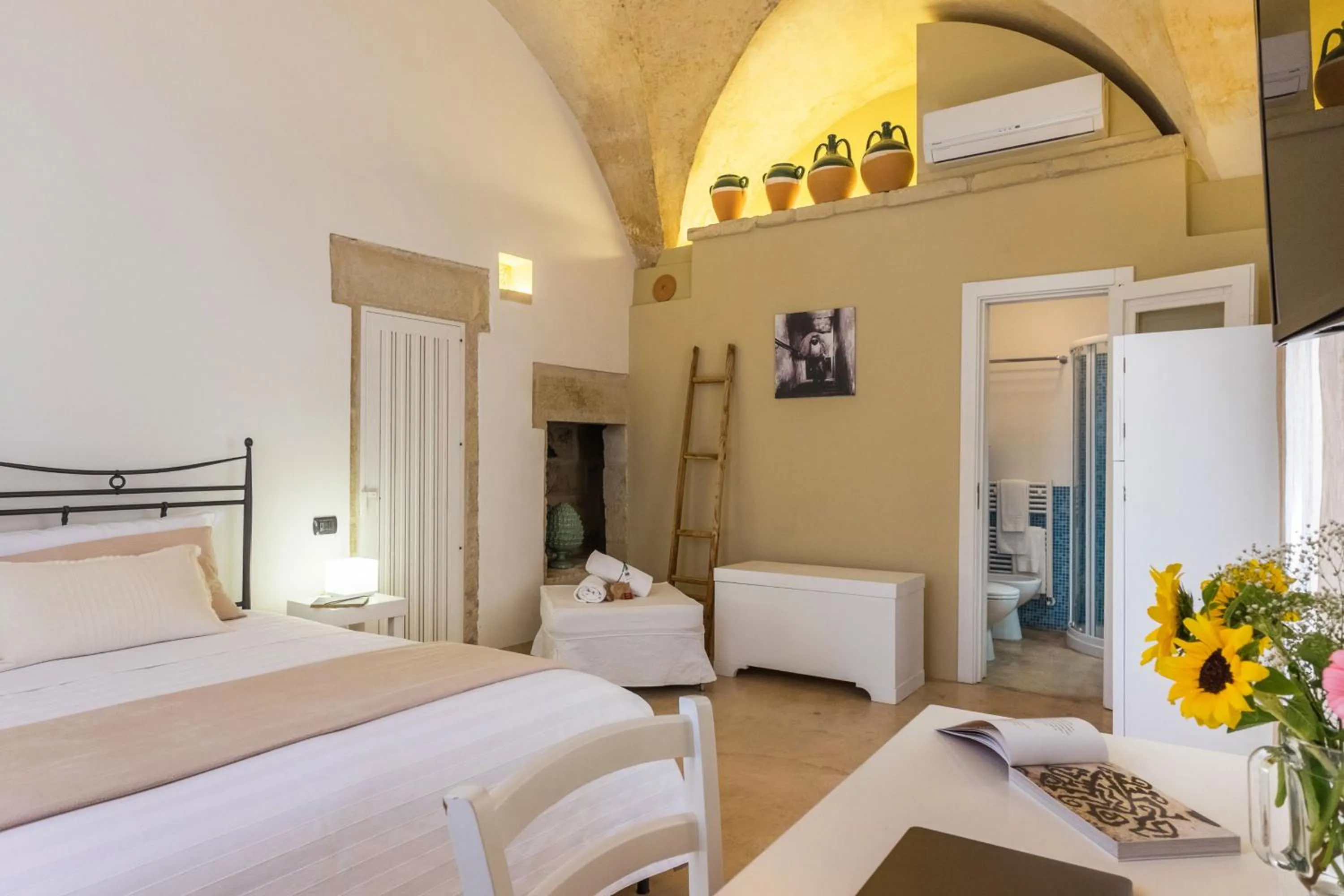 Photo of the whole room, Bed in Corte Dei Francesi