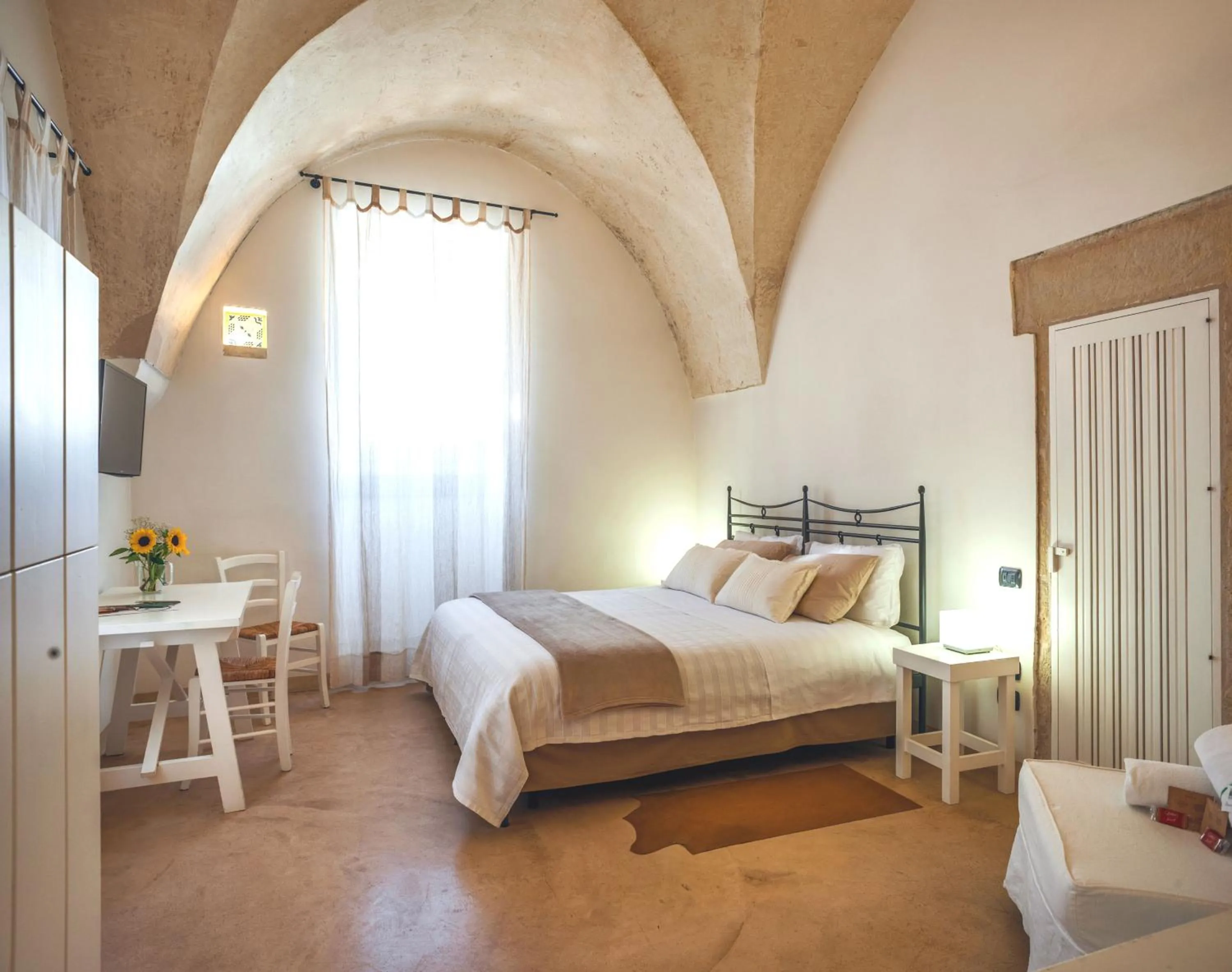 Photo of the whole room, Bed in Corte Dei Francesi