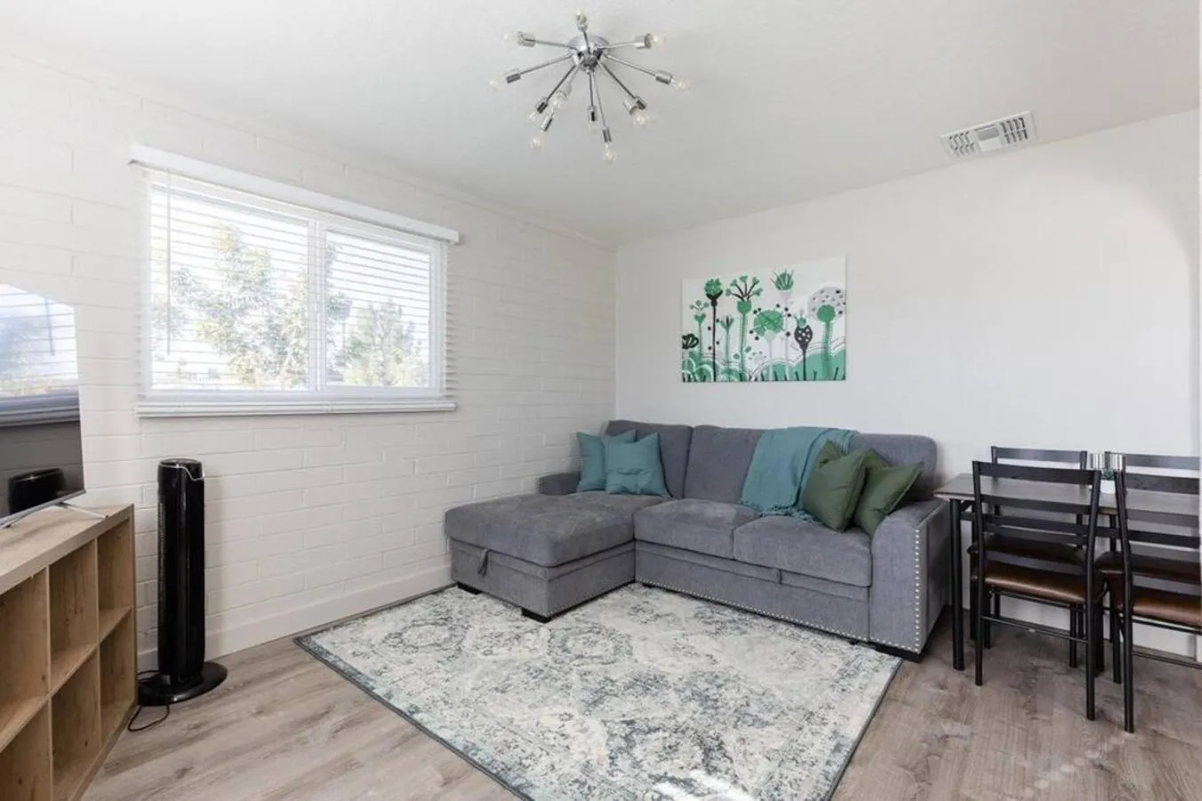 Spacious 2BR Condo, Steps to Downtown Gilbert, King Bed & Laundry