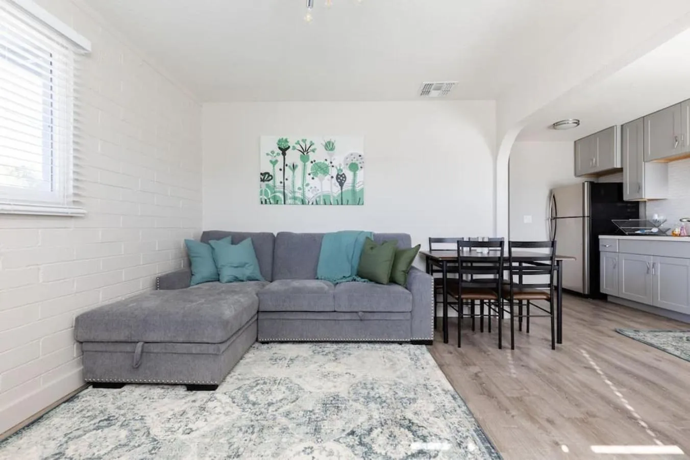 Spacious 2BR Condo, Steps to Downtown Gilbert, King Bed & Laundry