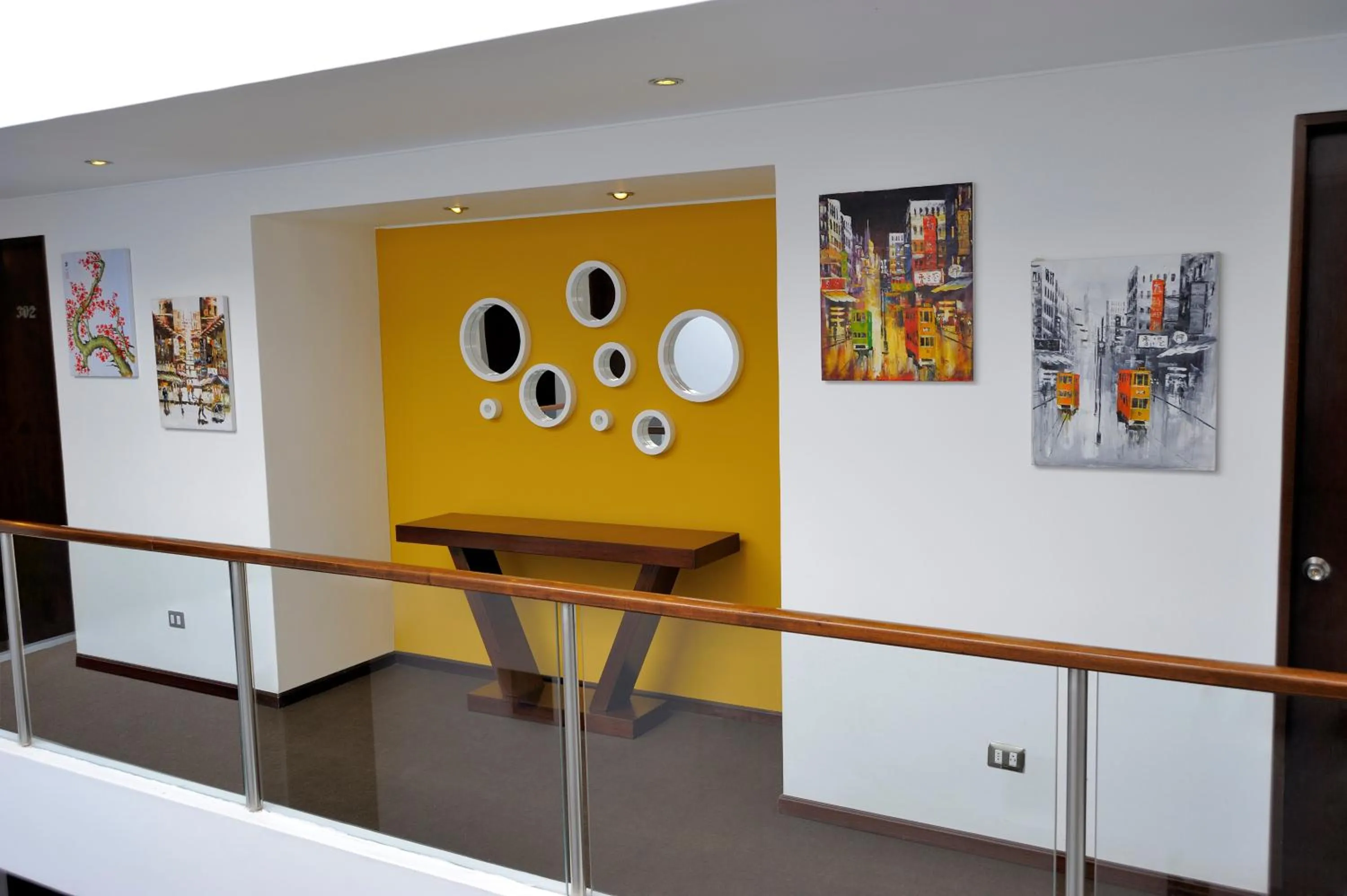 Area and facilities in Mint Hotel