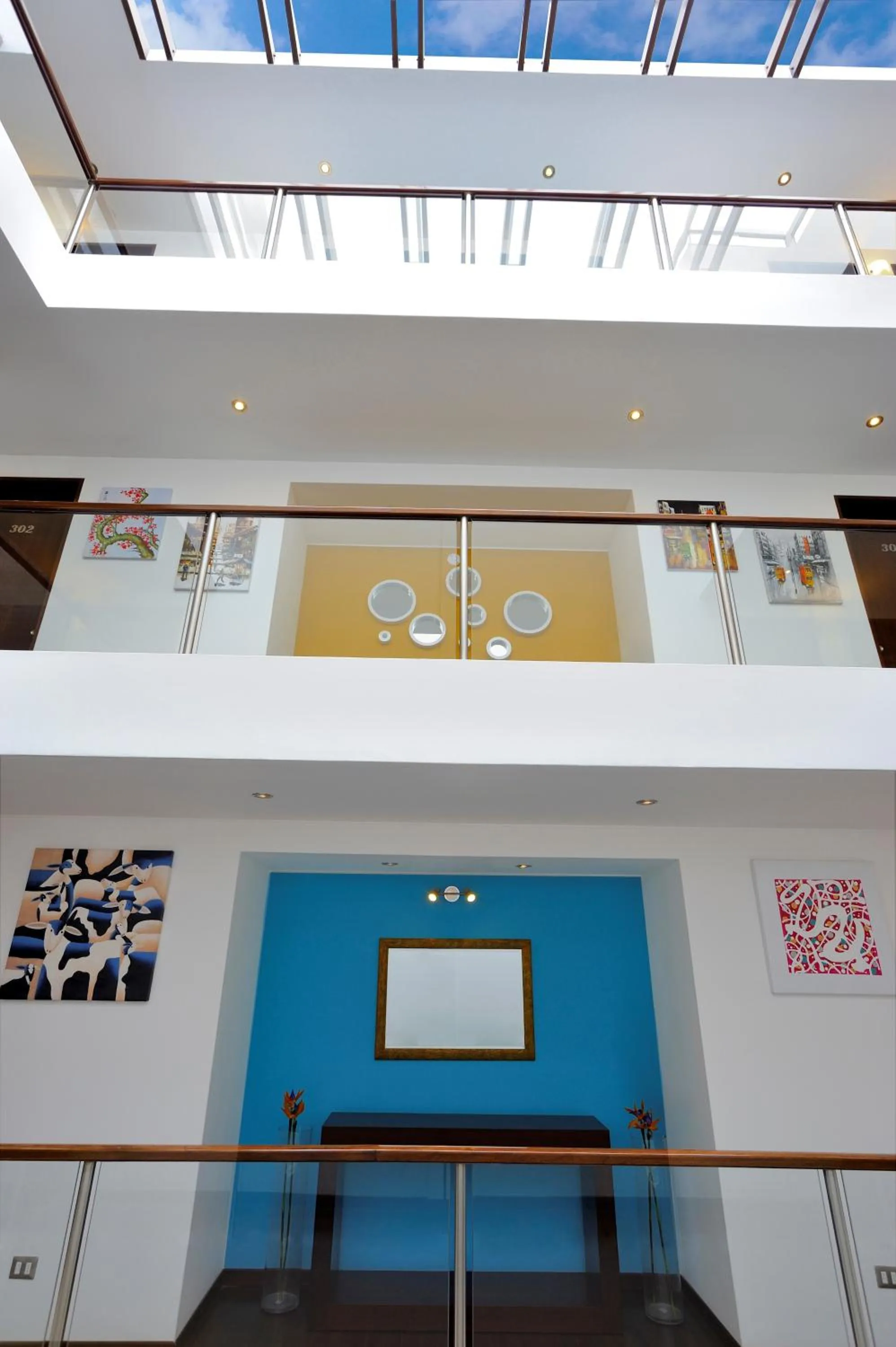 Area and facilities in Mint Hotel