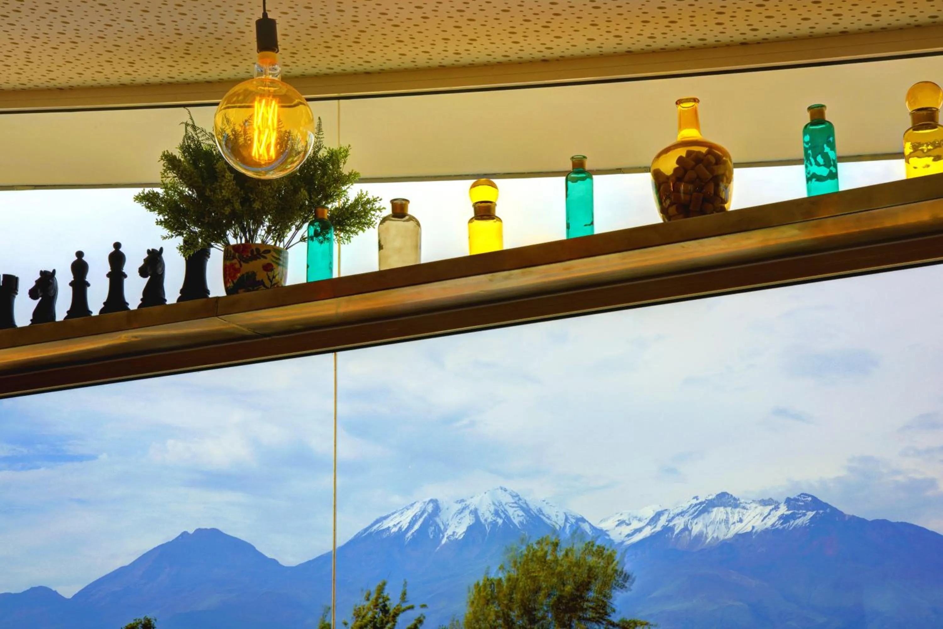 Restaurant/places to eat in Mint Hotel