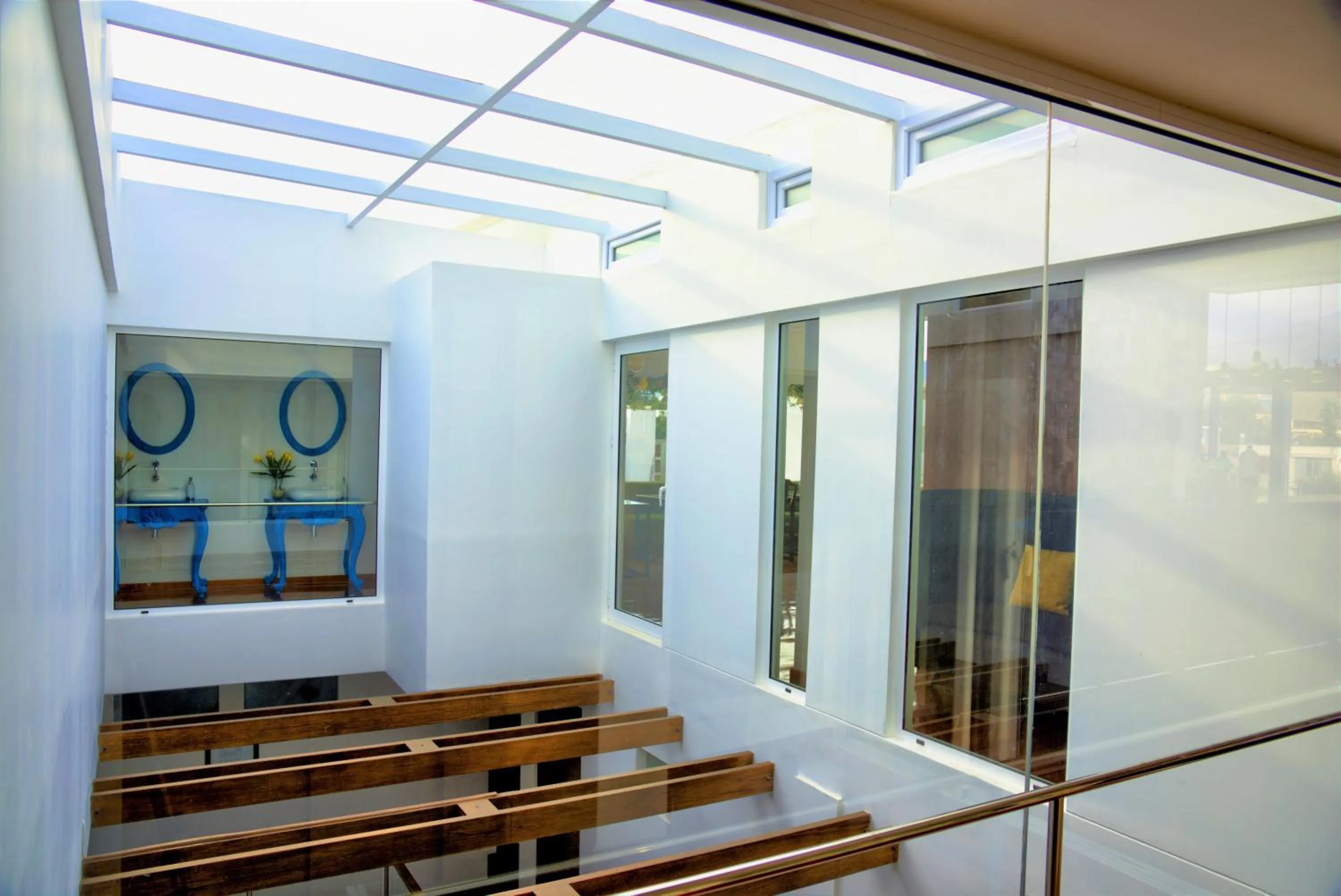 Area and facilities in Mint Hotel