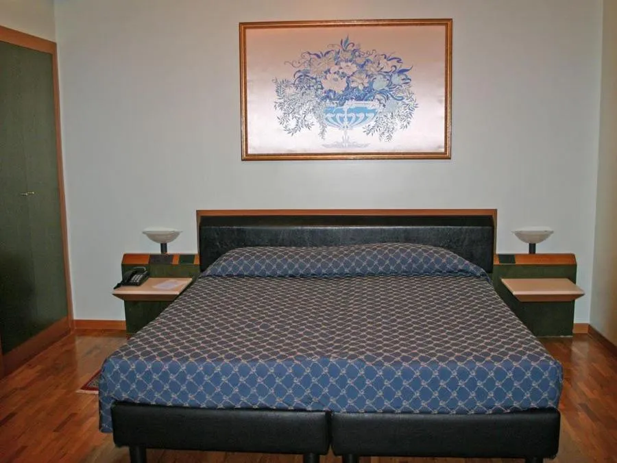 Photo of the whole room, Bed in Hotel Svevo