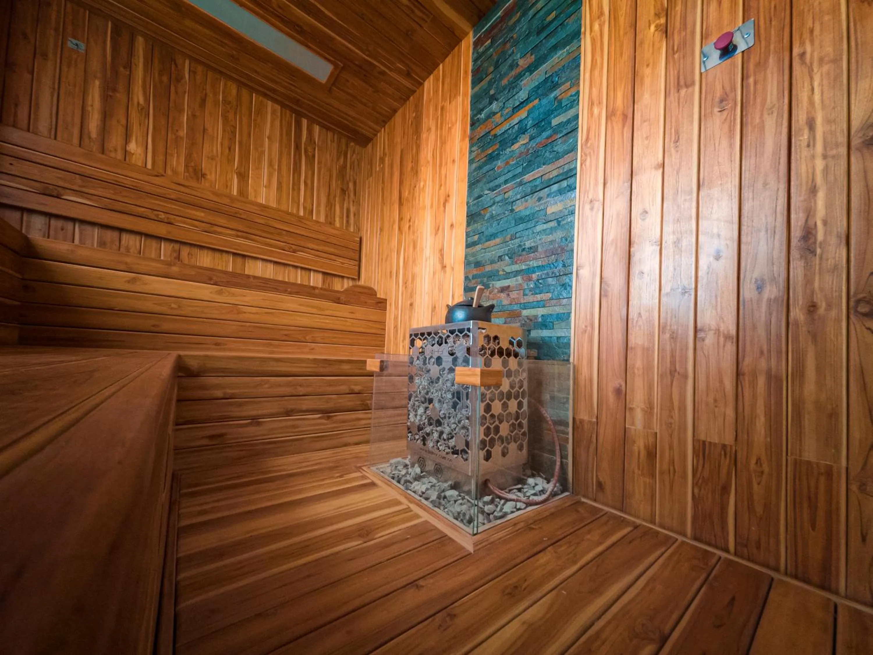 Sauna in HOTEL KARAYA DIVE RESORT