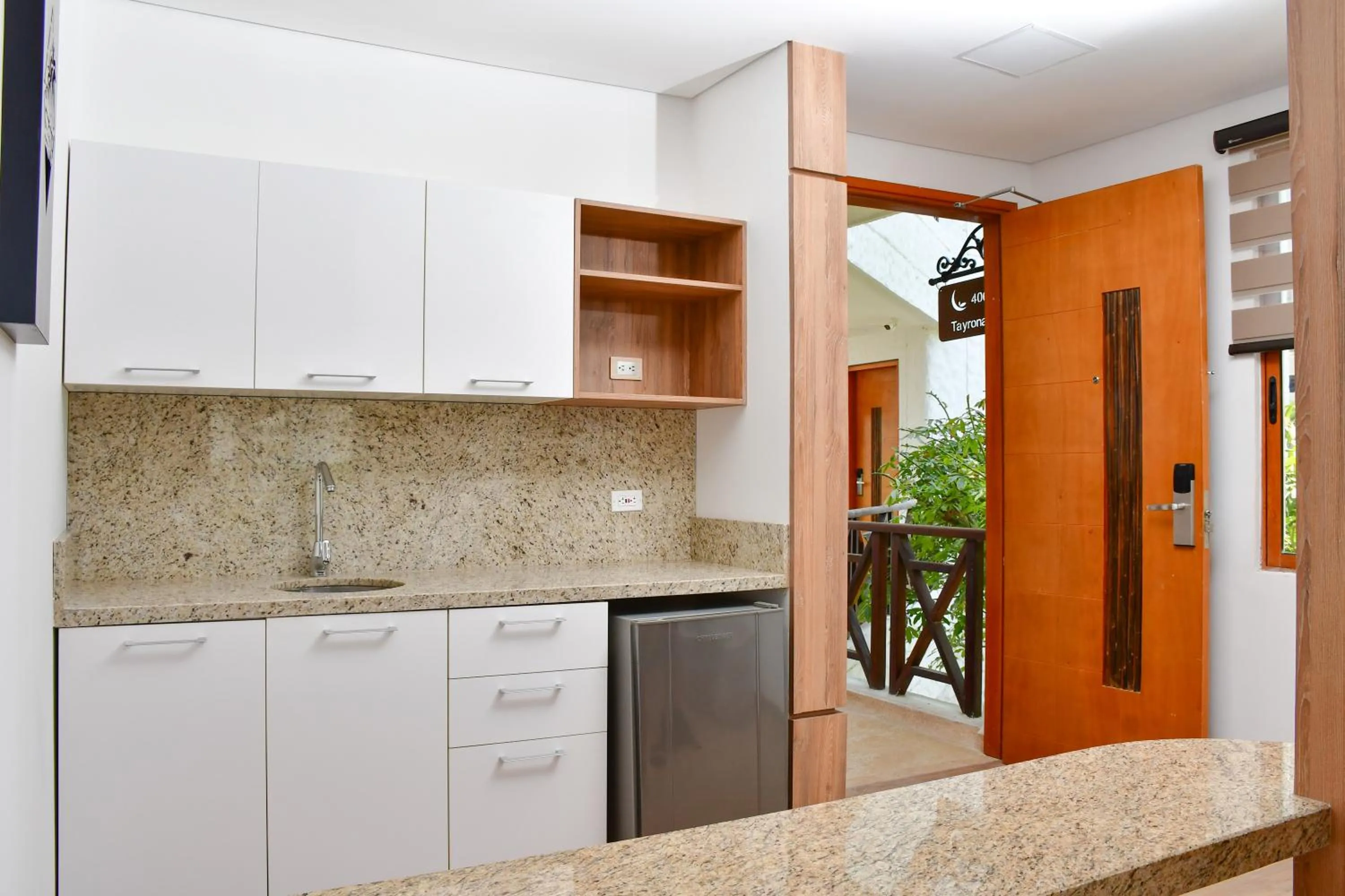 Kitchen or kitchenette in HOTEL KARAYA DIVE RESORT