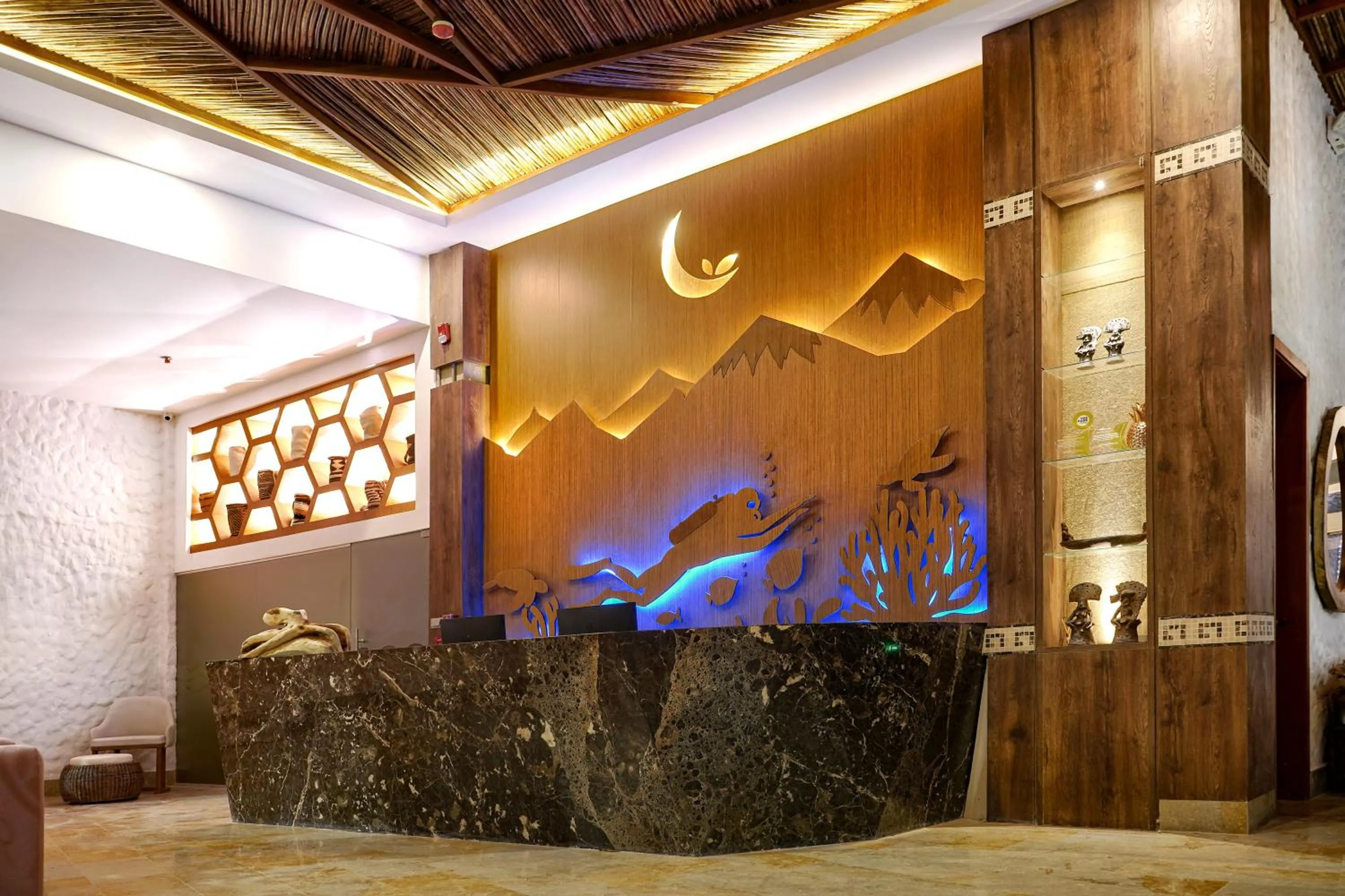 Lobby or reception in HOTEL KARAYA DIVE RESORT